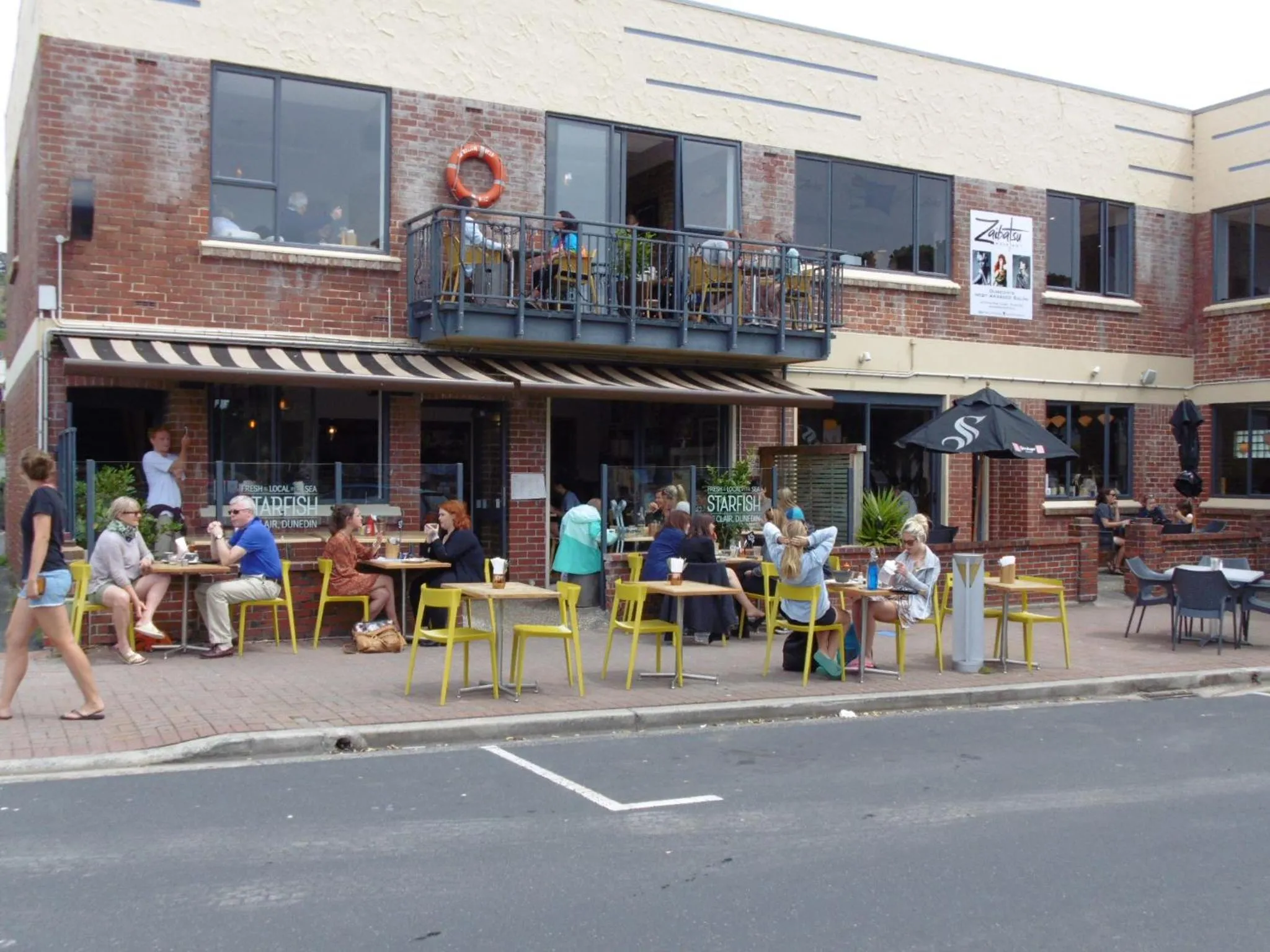 Restaurant/places to eat in Rosemount B&B by the Sea St Clair