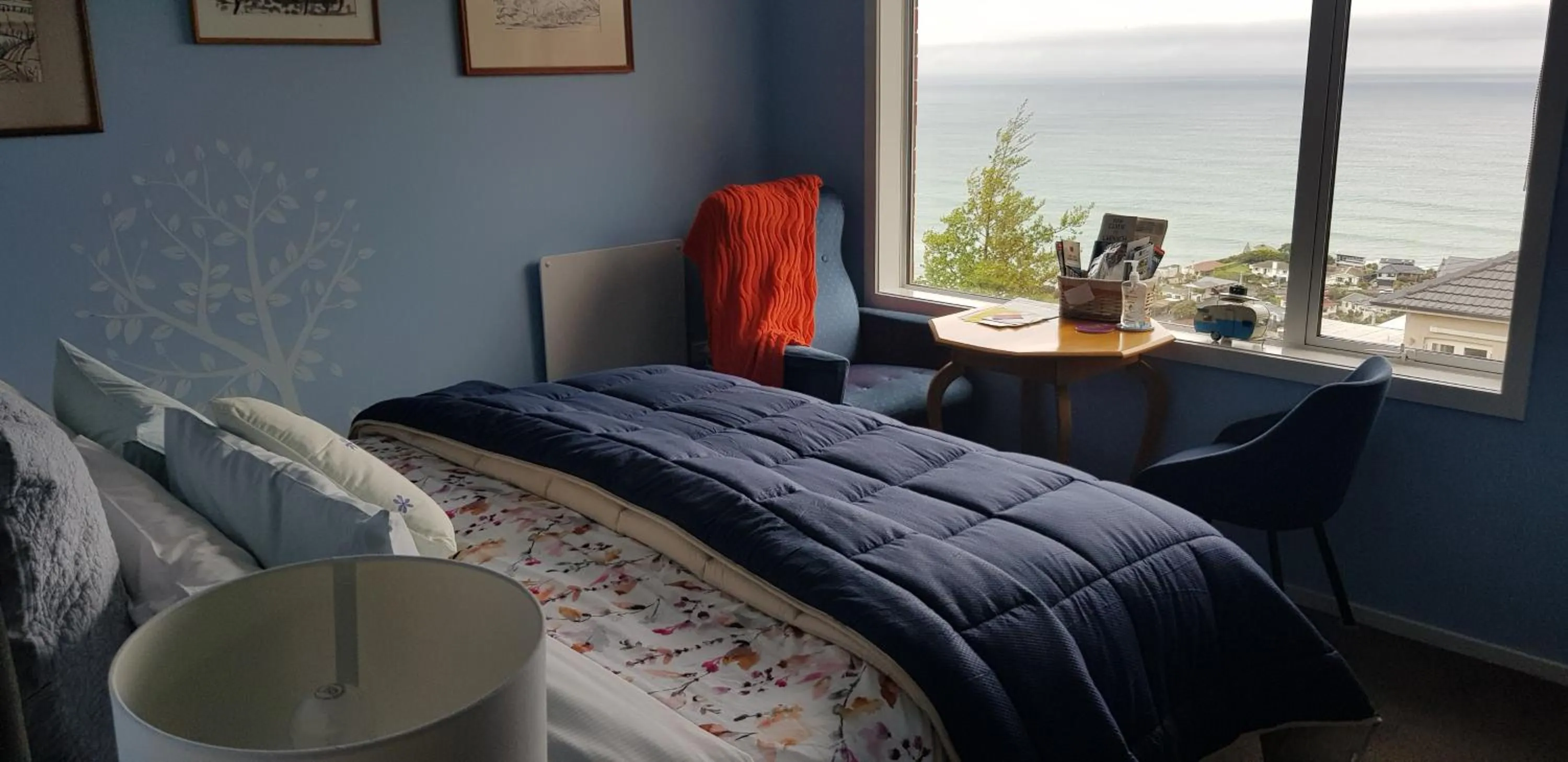 Sea view, Bed in Rosemount B&B by the Sea St Clair