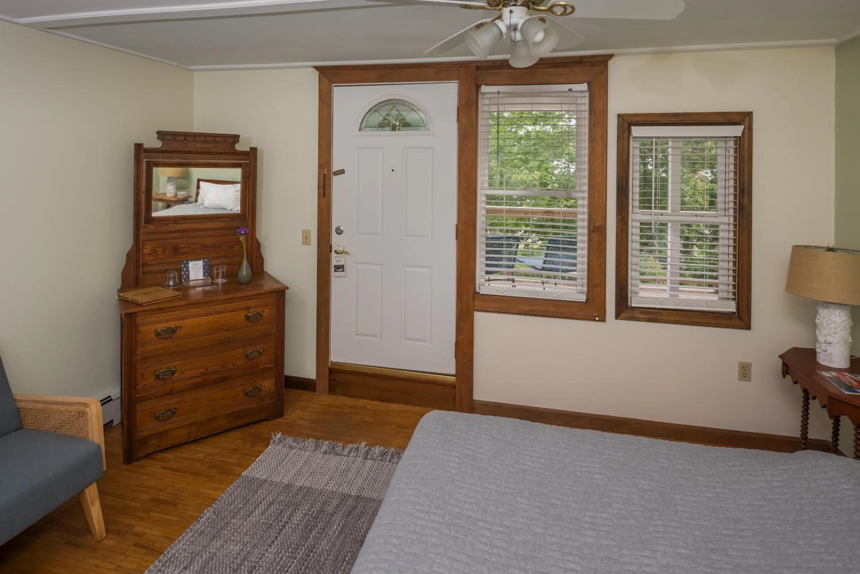 View (from property/room), Bed in The Craignair Inn & Causeway Restaurant