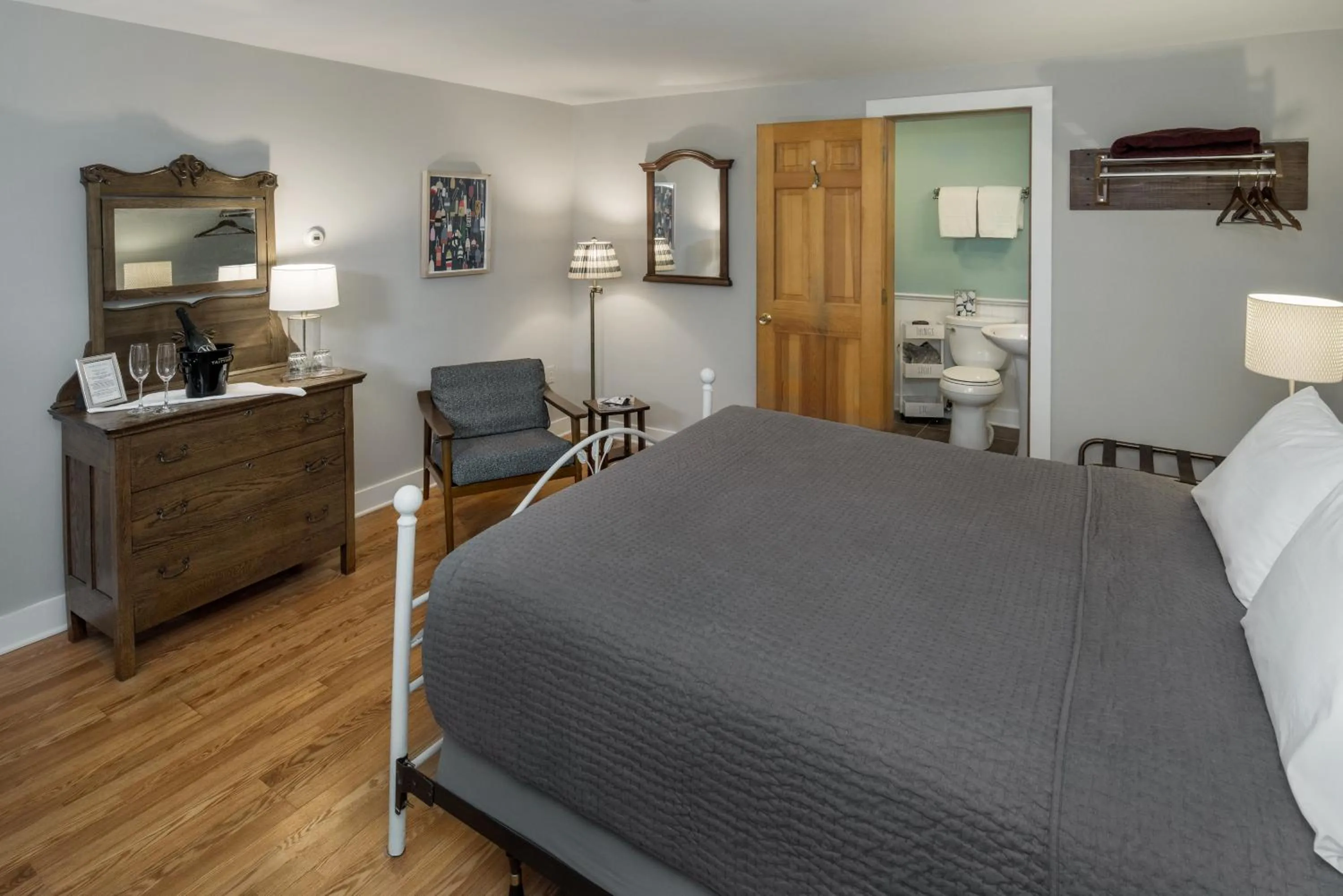 Bedroom, Bed in The Craignair Inn & Causeway Restaurant