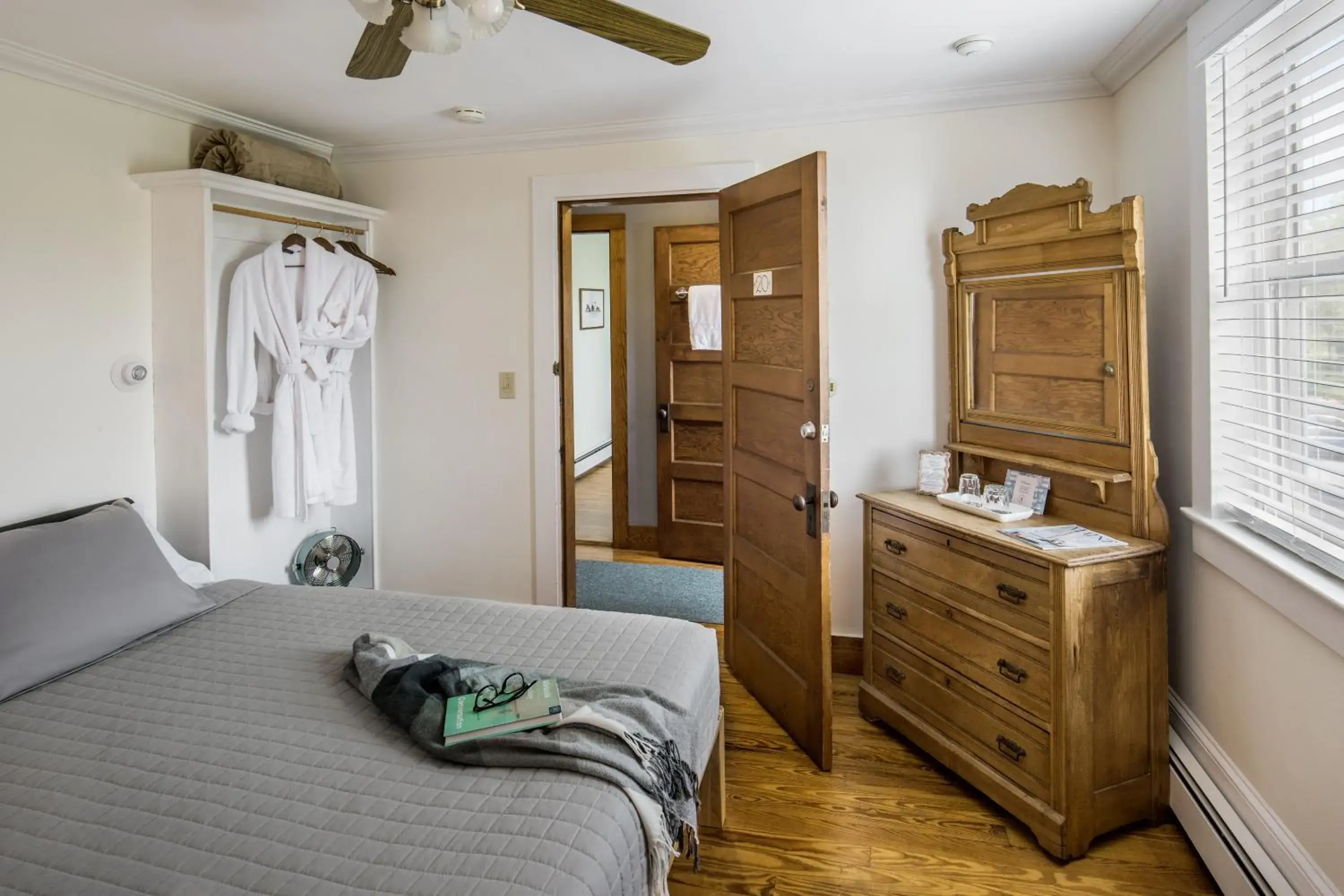 King Suite with Sea View in The Craignair Inn & Causeway Restaurant King Suite with Sea View in The Craignair Inn & Causeway Restaurant