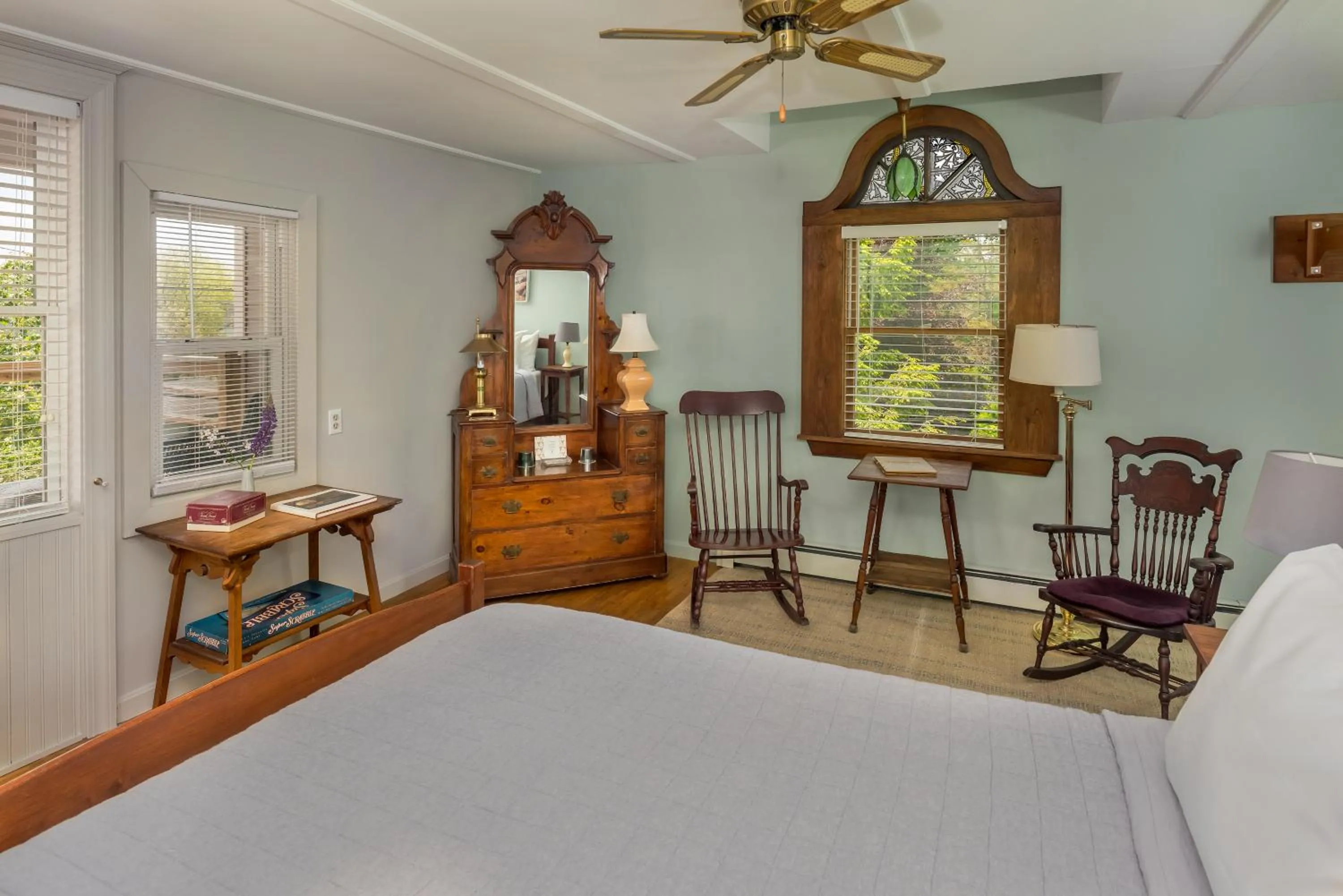 Seating area, Bed in The Craignair Inn & Causeway Restaurant