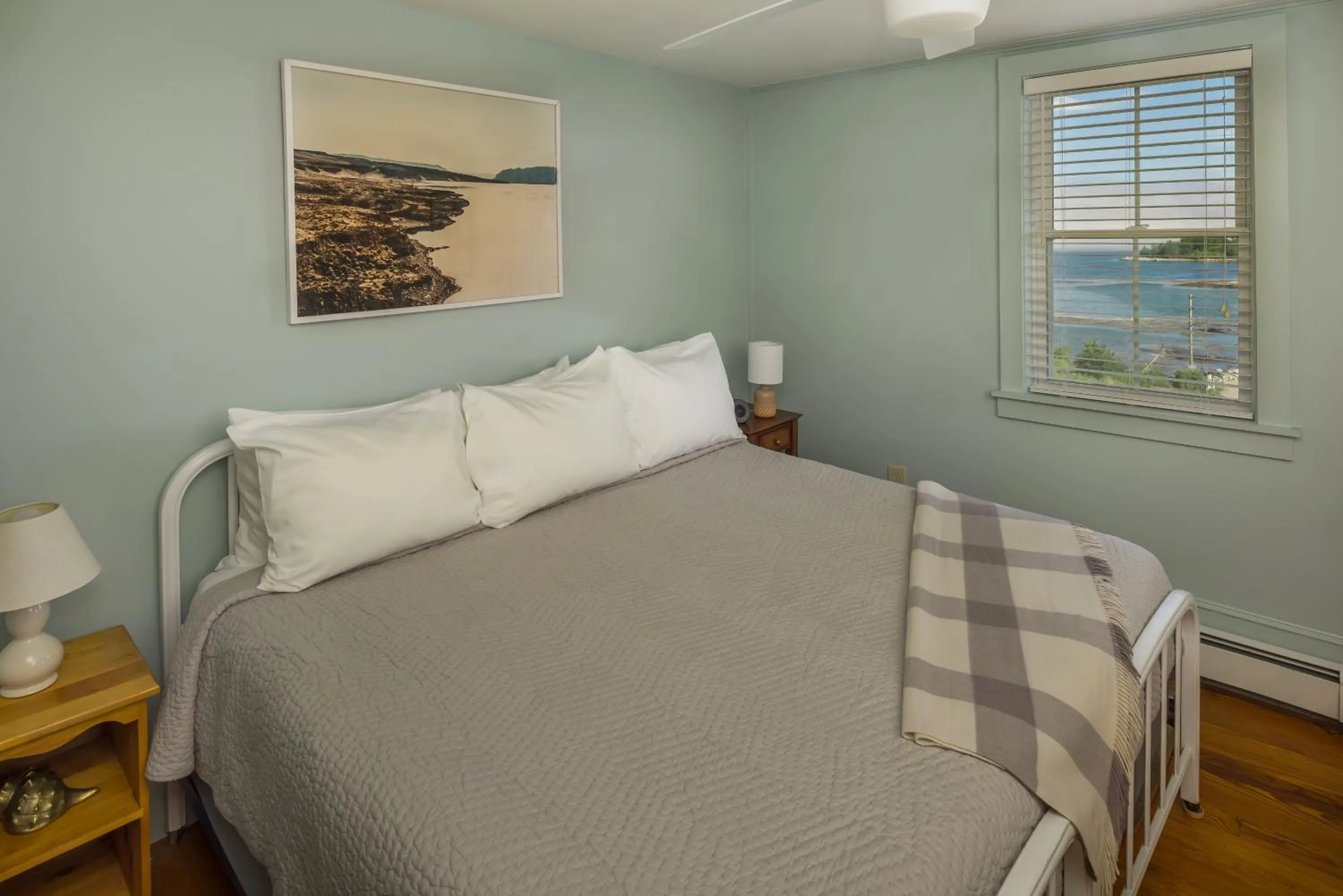 Bedroom, Bed in The Craignair Inn & Causeway Restaurant