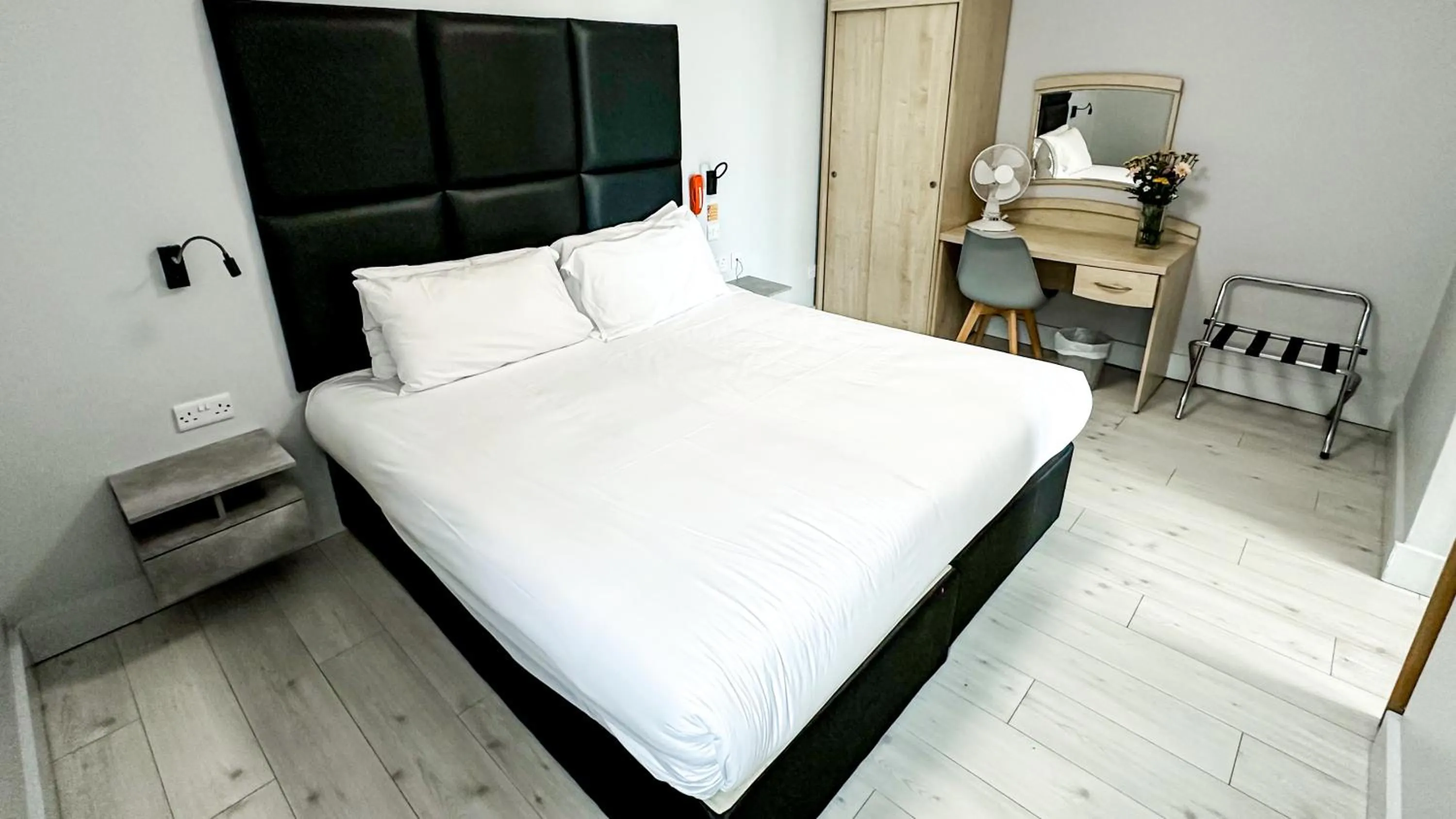 Bedroom, Bed in Bella Vista Hotel & Self Catering Suites