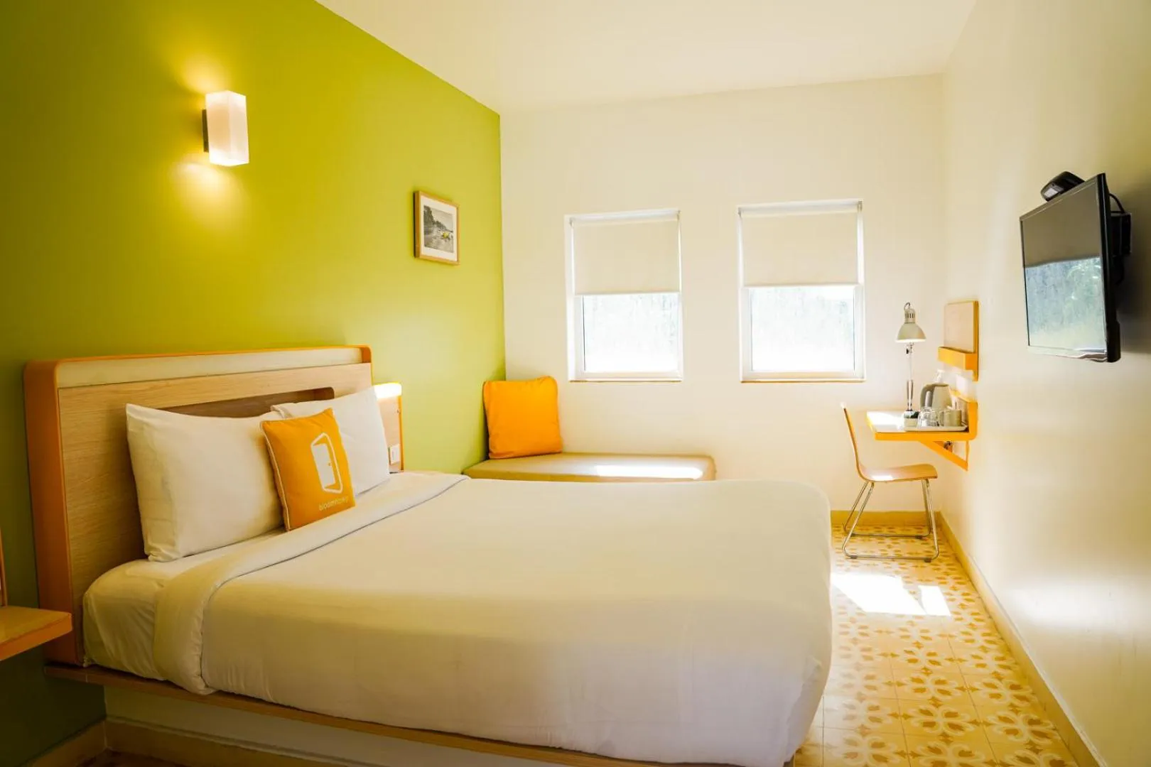 Photo of the whole room, Bed in Bloom Hotel - Calangute