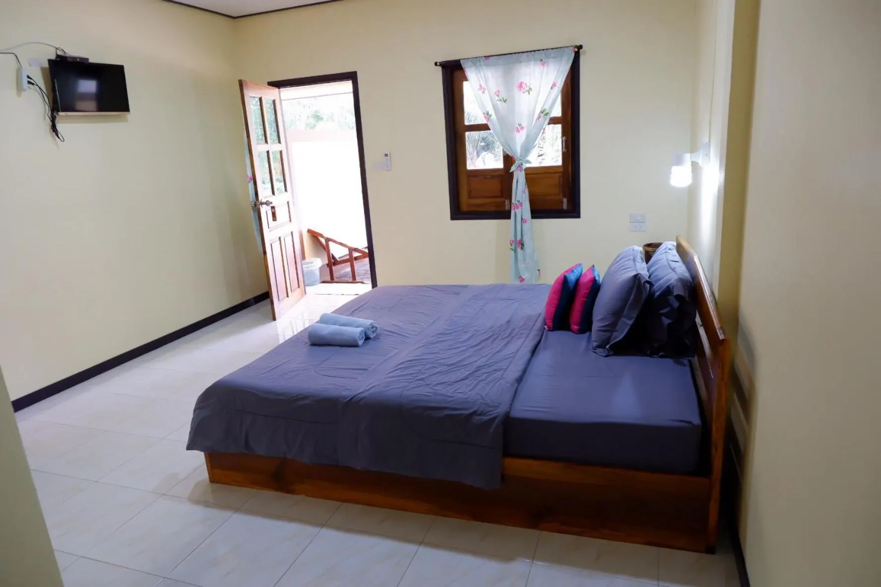 Bed in Baansuan Resort