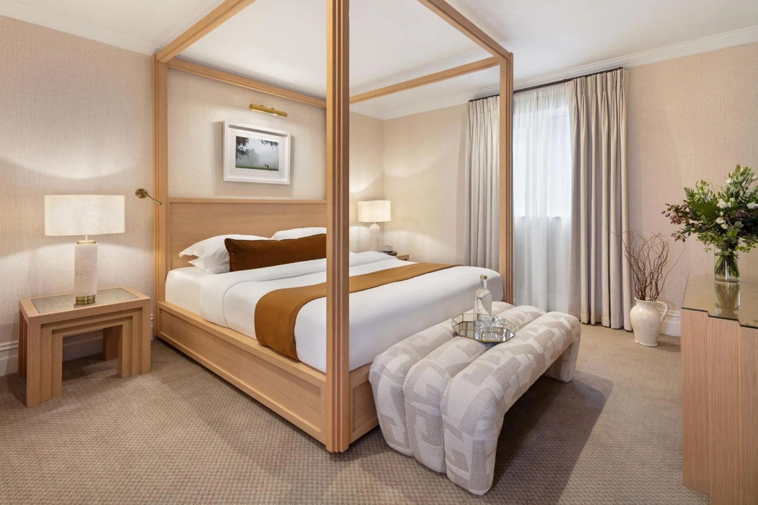 Bedroom, Bed in Killarney Royal Townhouse