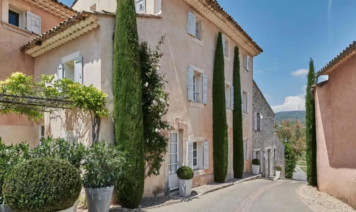 Property building in Domaine des Andéols