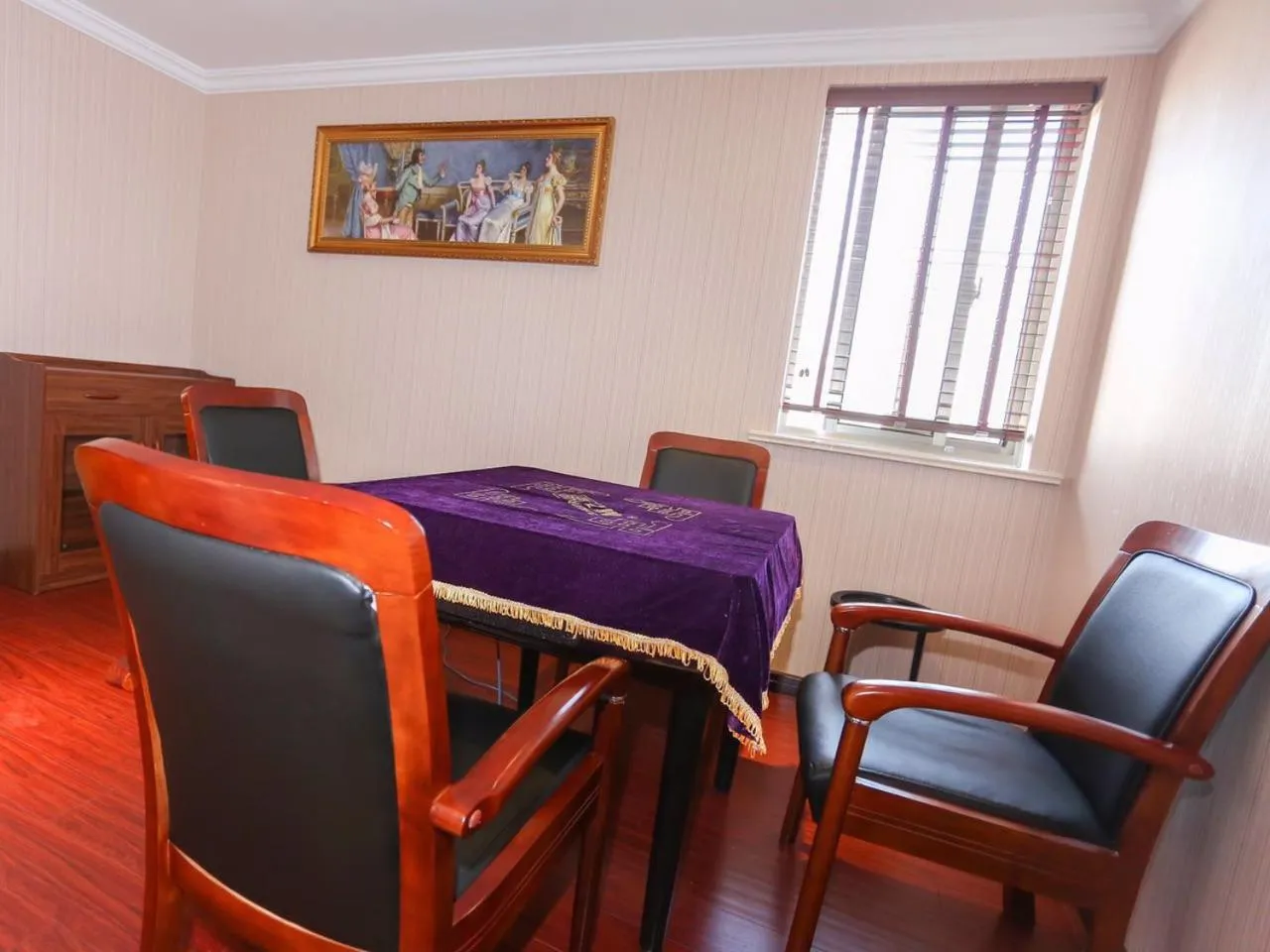 Vienna International Hotel Shanghai Pudong Xinchang Old Town Subway Station