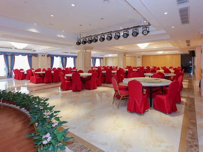 Vienna International Hotel Shanghai Pudong Xinchang Old Town Subway Station