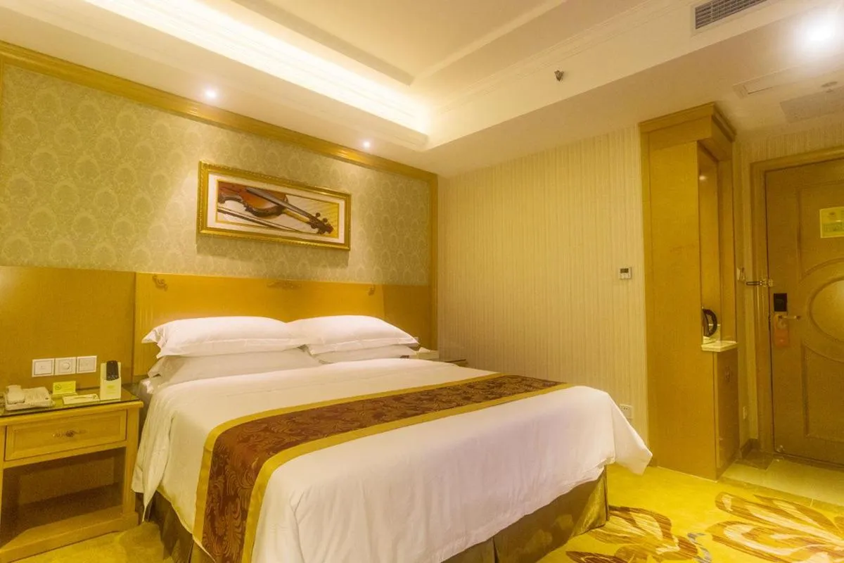 Bed in Vienna Hotel Sanya Yalong Bay Qianguqing