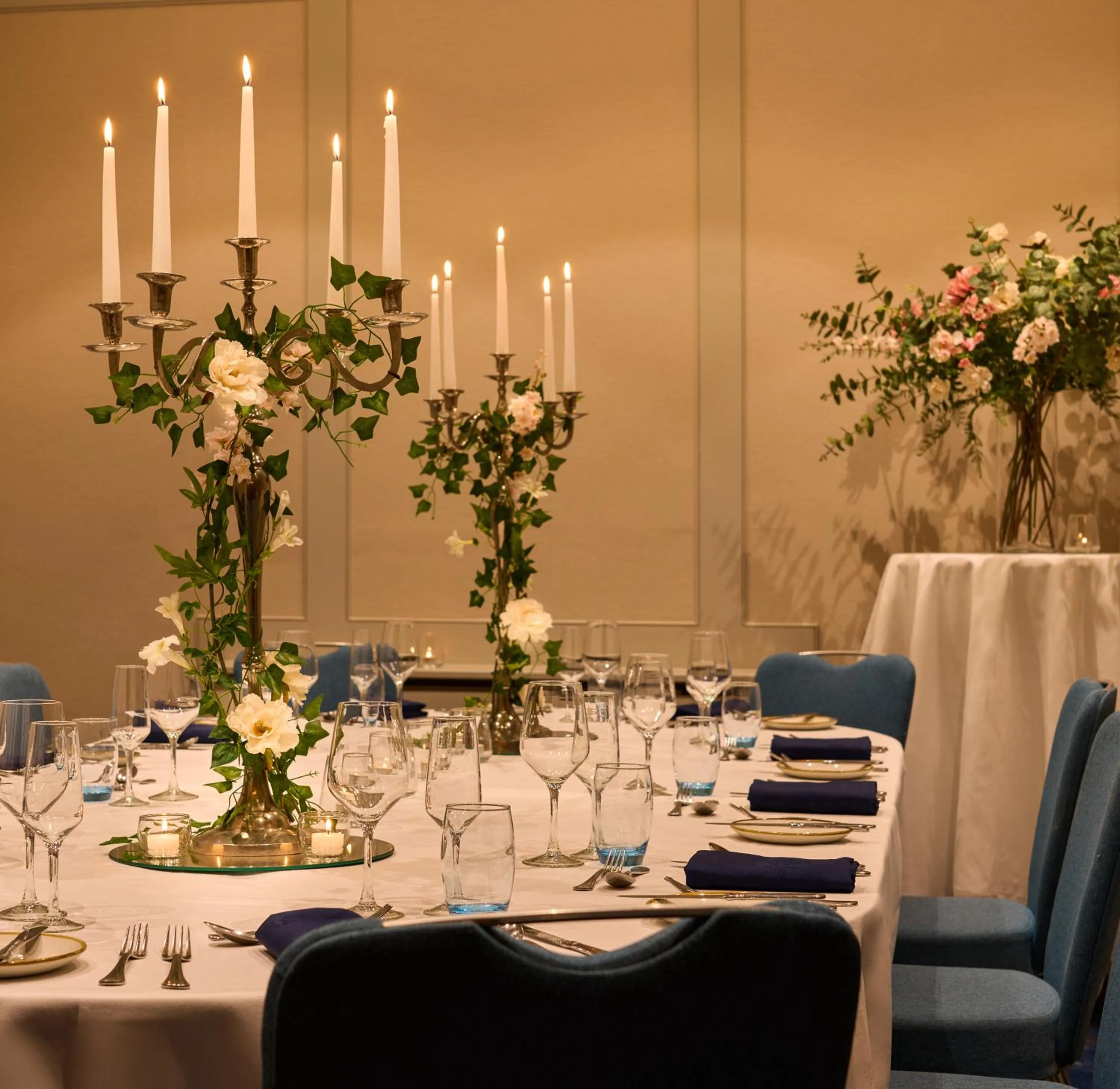 Dining area in Harbour Hotel