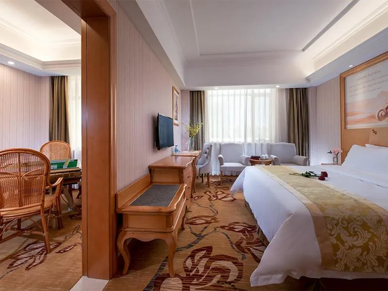 Bed in Vienna Hotel Huizhou Baiyun Road