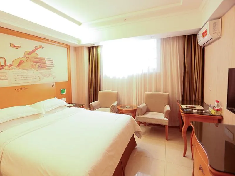 Bed in Vienna Hotel Huizhou Baiyun Road