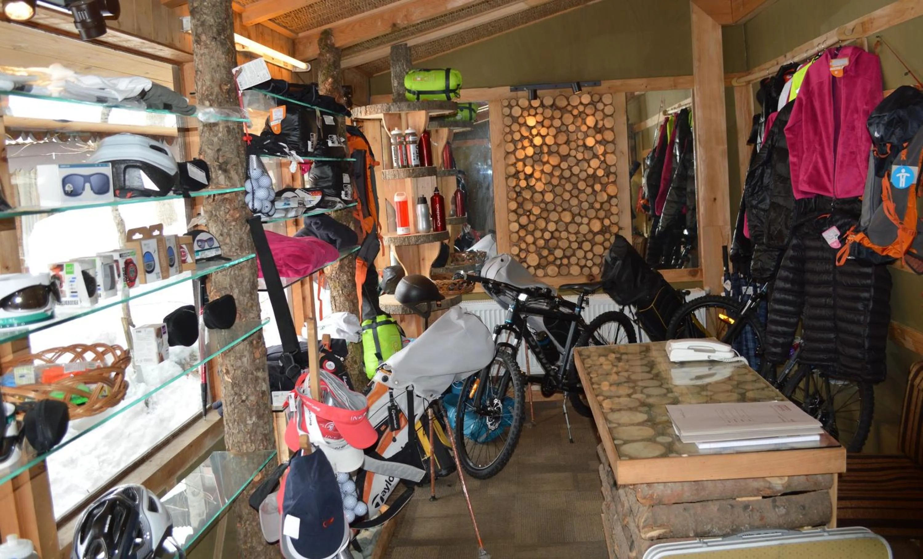 Shopping Area in Pahalgam Hotel