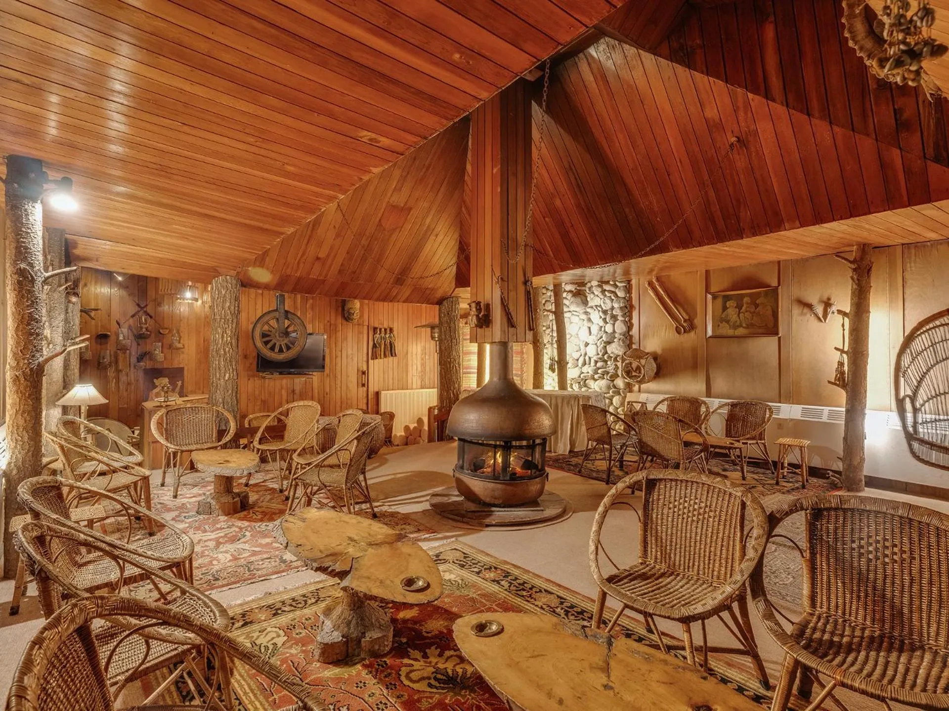 Restaurant/places to eat in Pahalgam Hotel