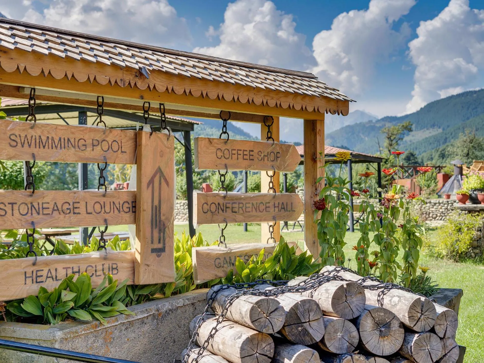 Area and facilities in Pahalgam Hotel