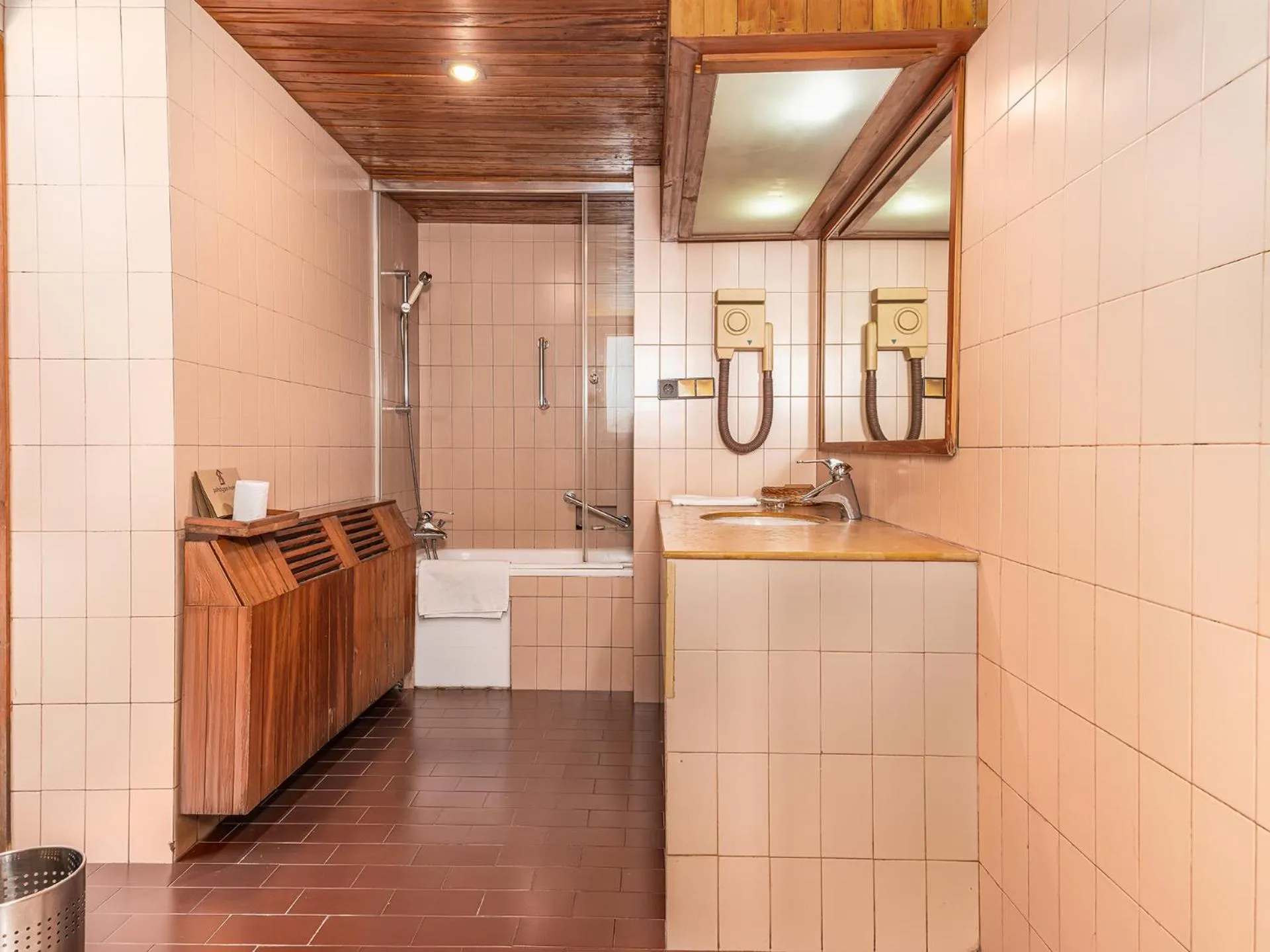 Bathroom in Pahalgam Hotel