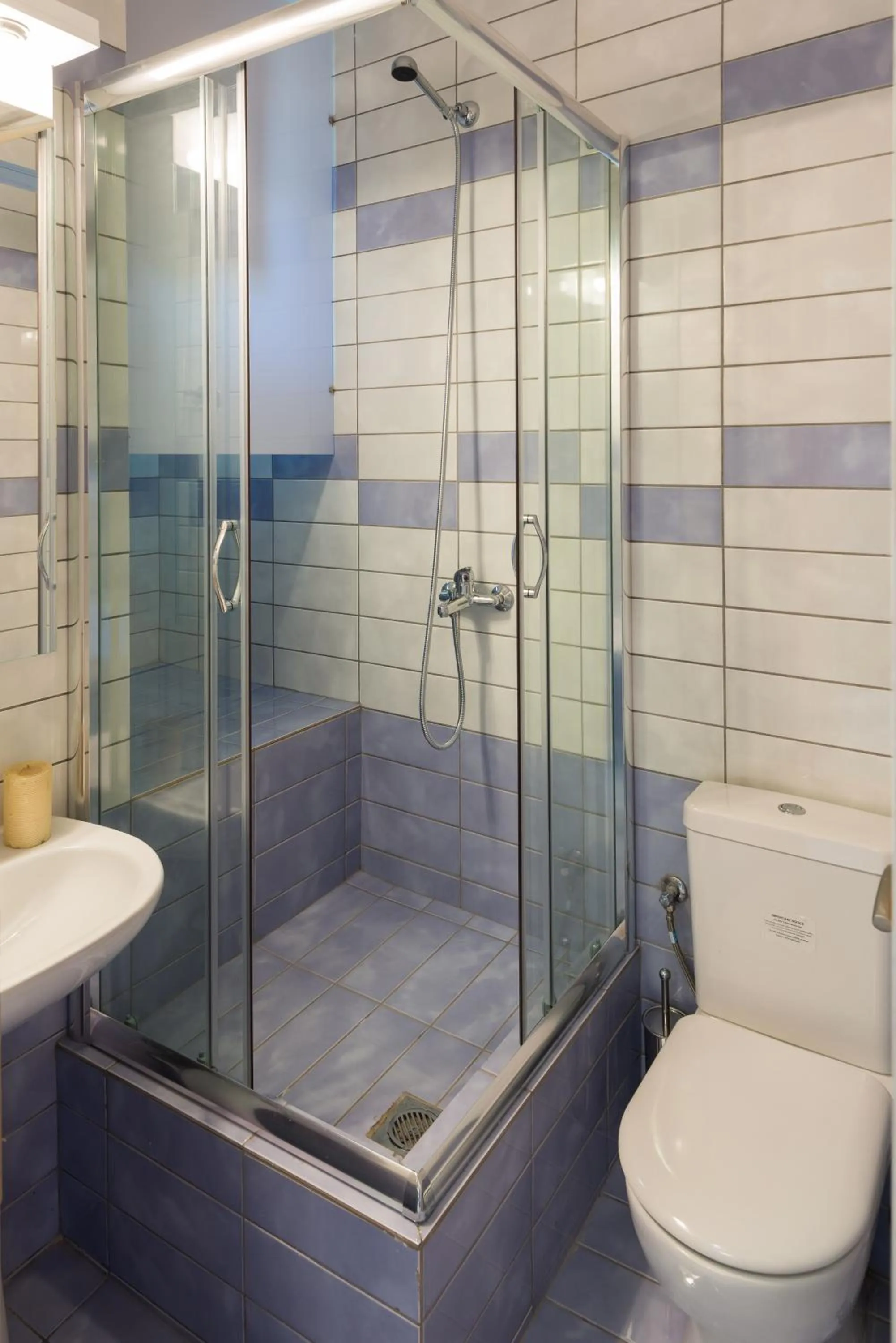 Bathroom in Toroni Blue