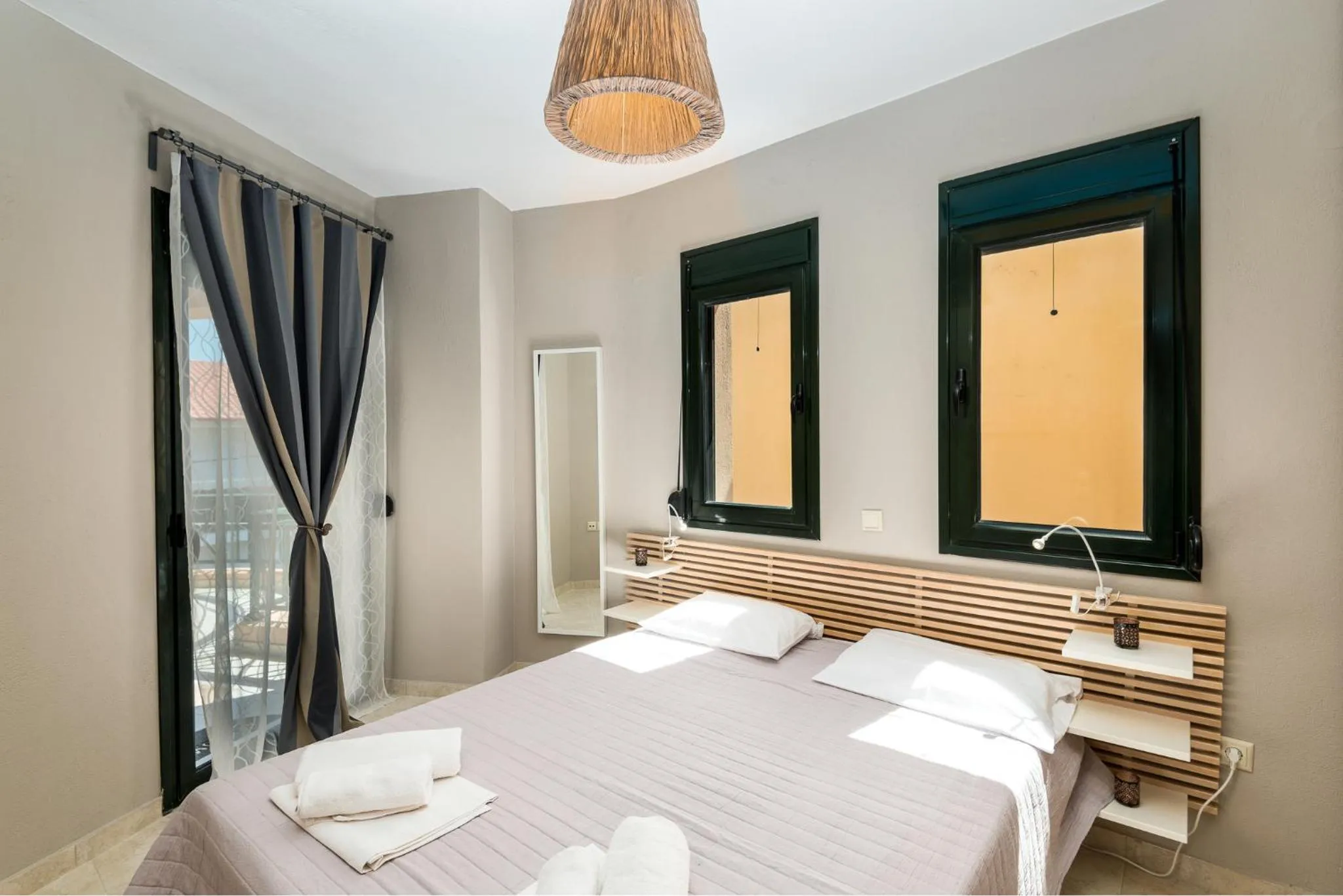 Bedroom, Bed in Toroni Blue