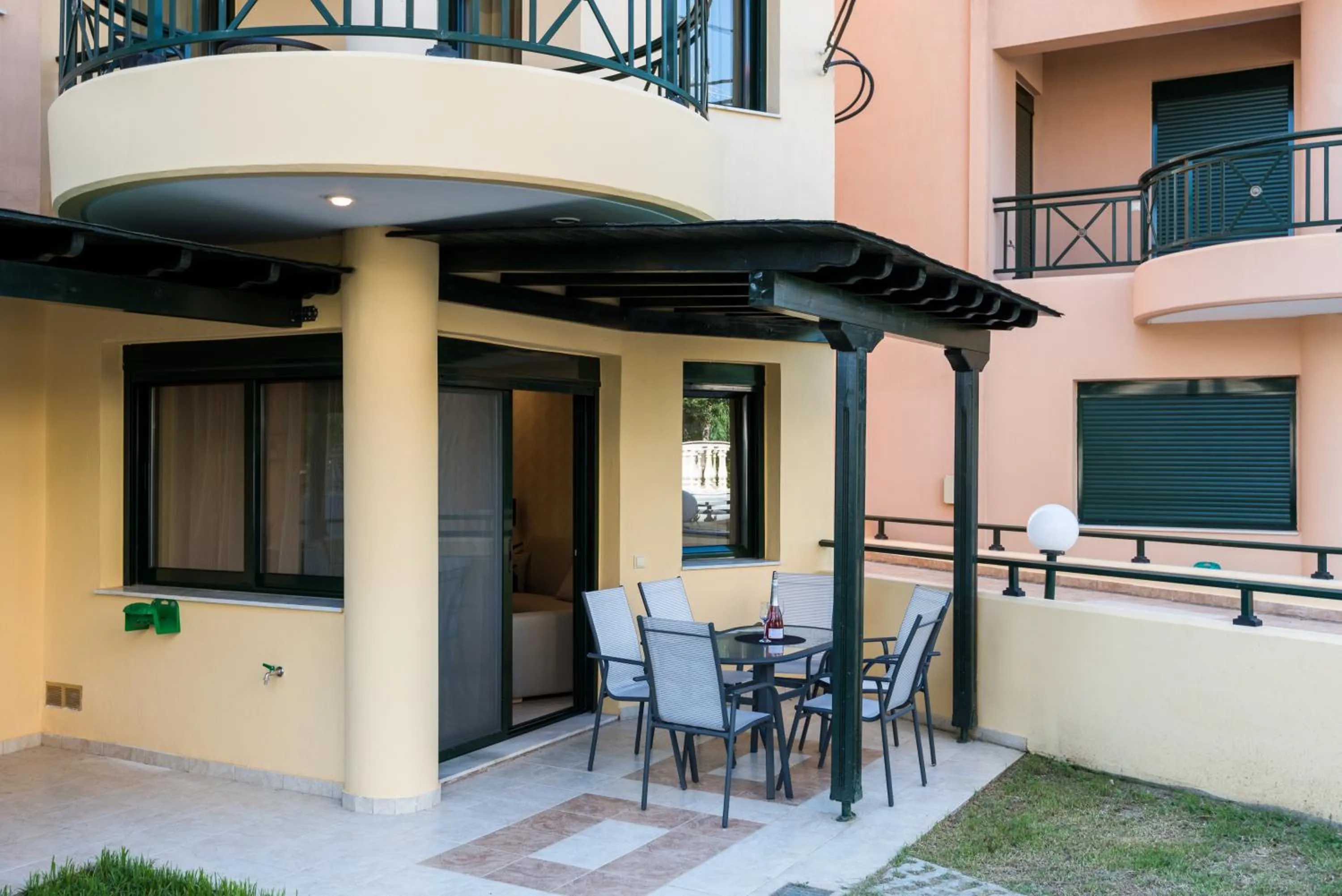 Garden in Toroni Blue