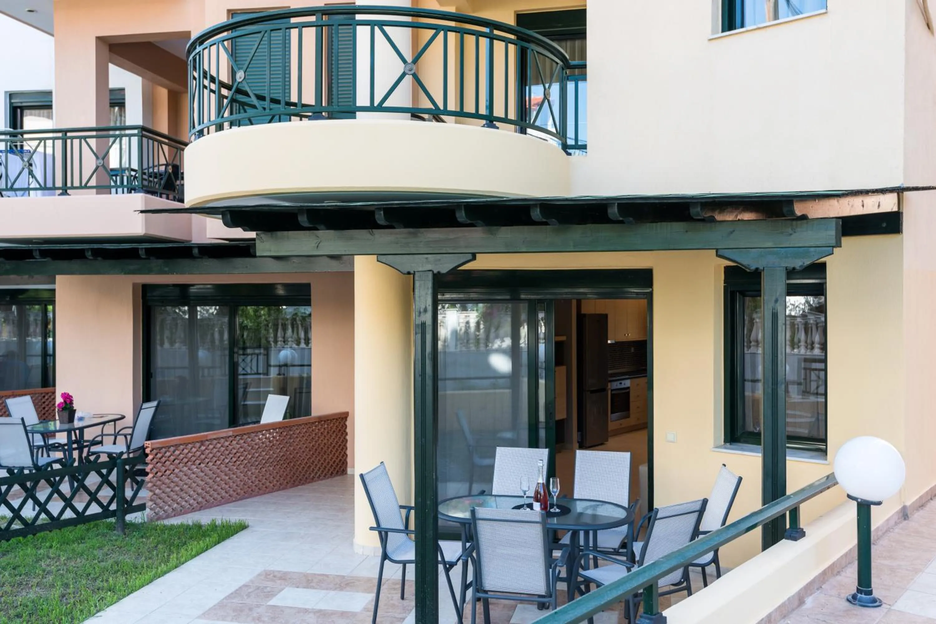 Garden in Toroni Blue