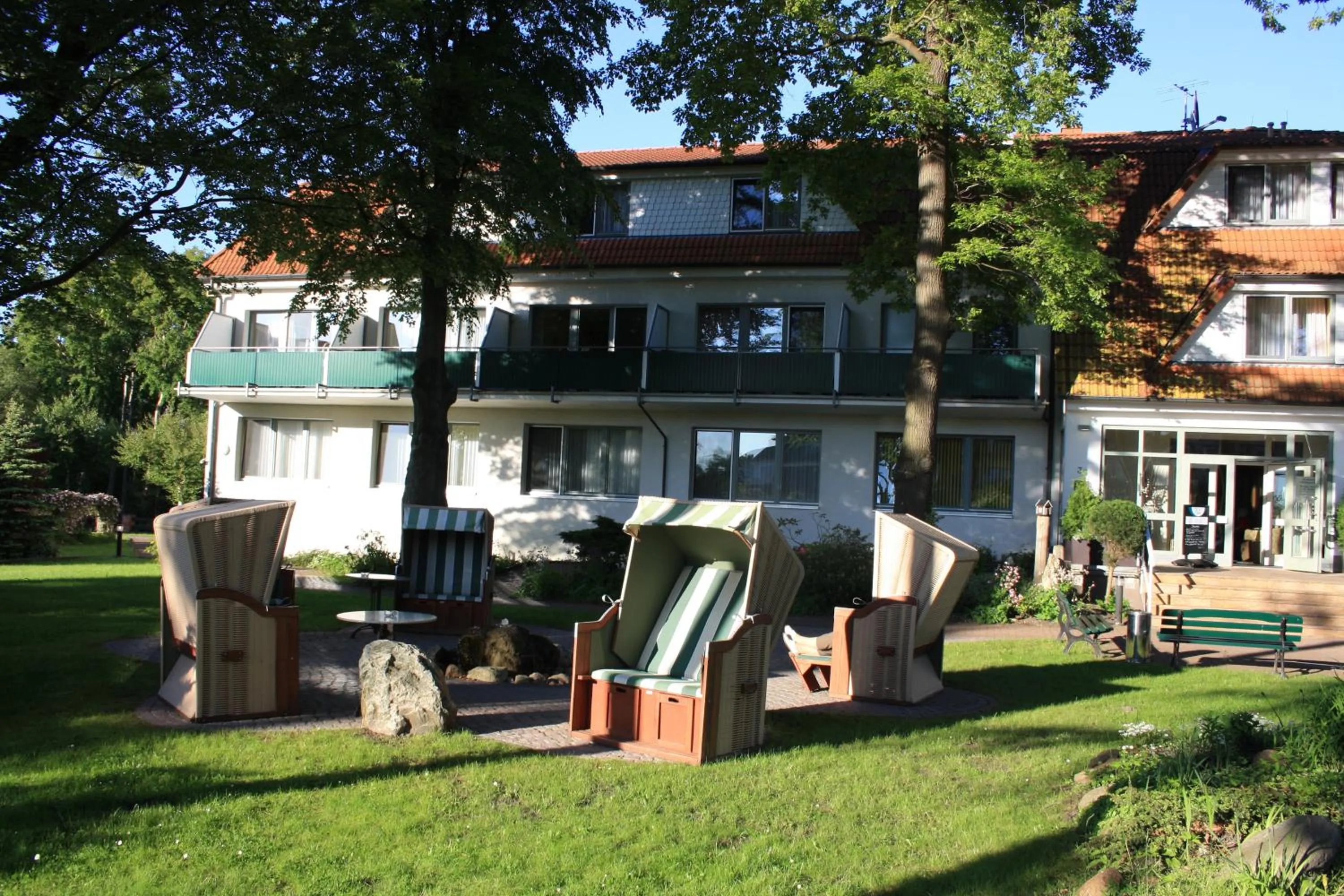Facade/entrance in Hotel Haus am Meer
