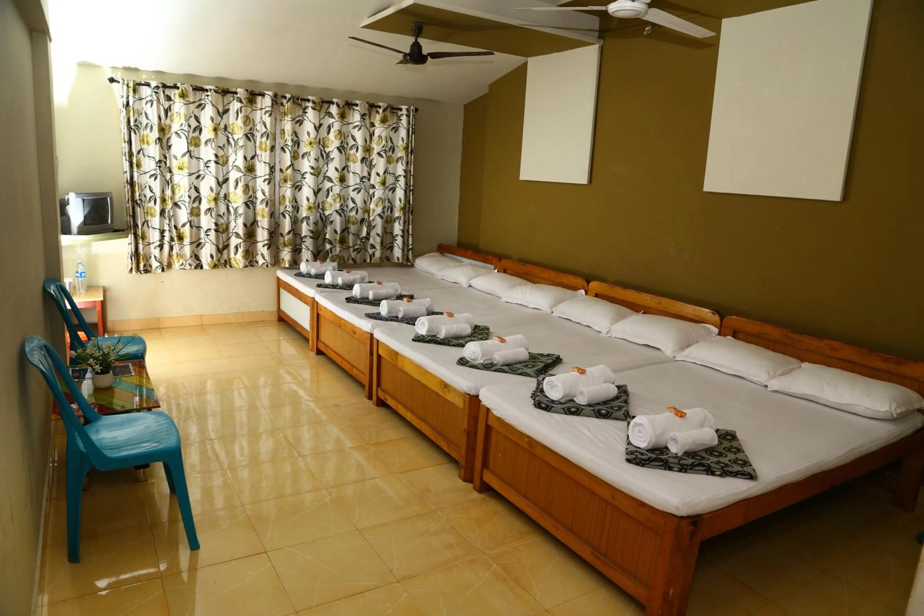 Photo of the whole room, Bed in Atithi Lodge