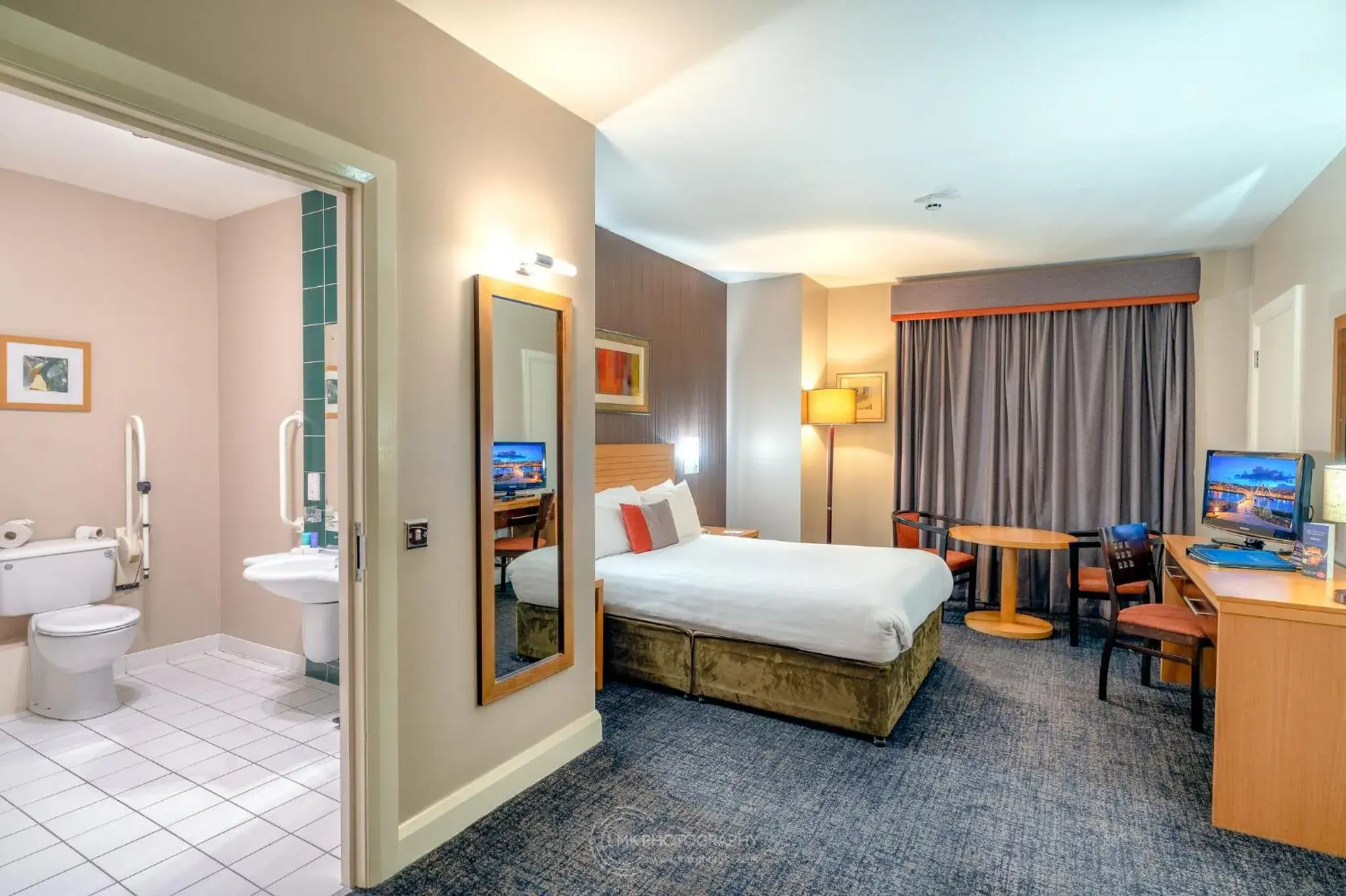Double Room - Disability Access in City Hotel Double Room - Disability Access in City Hotel