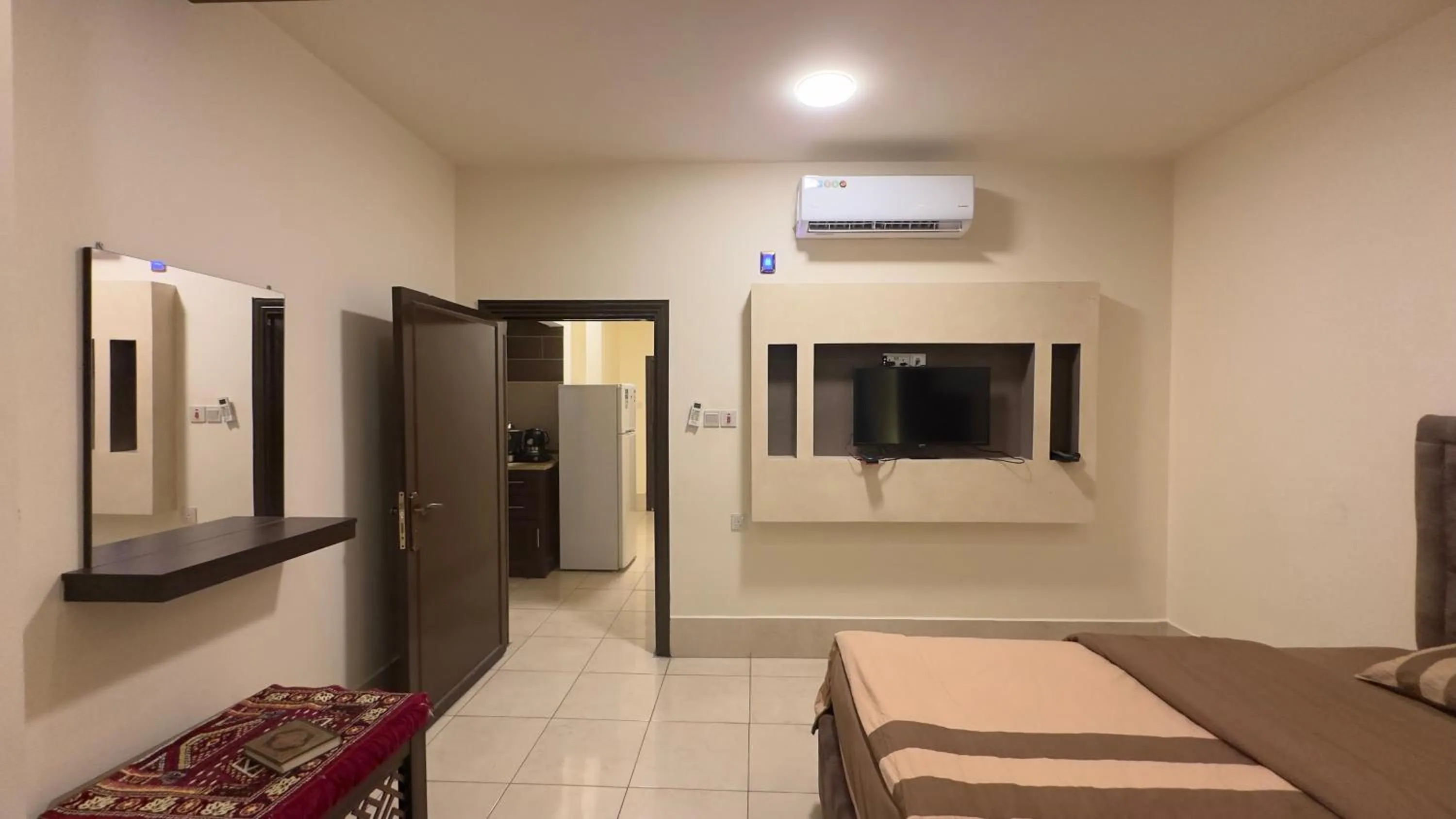 Bed in Al Riyati Hotel Apartments