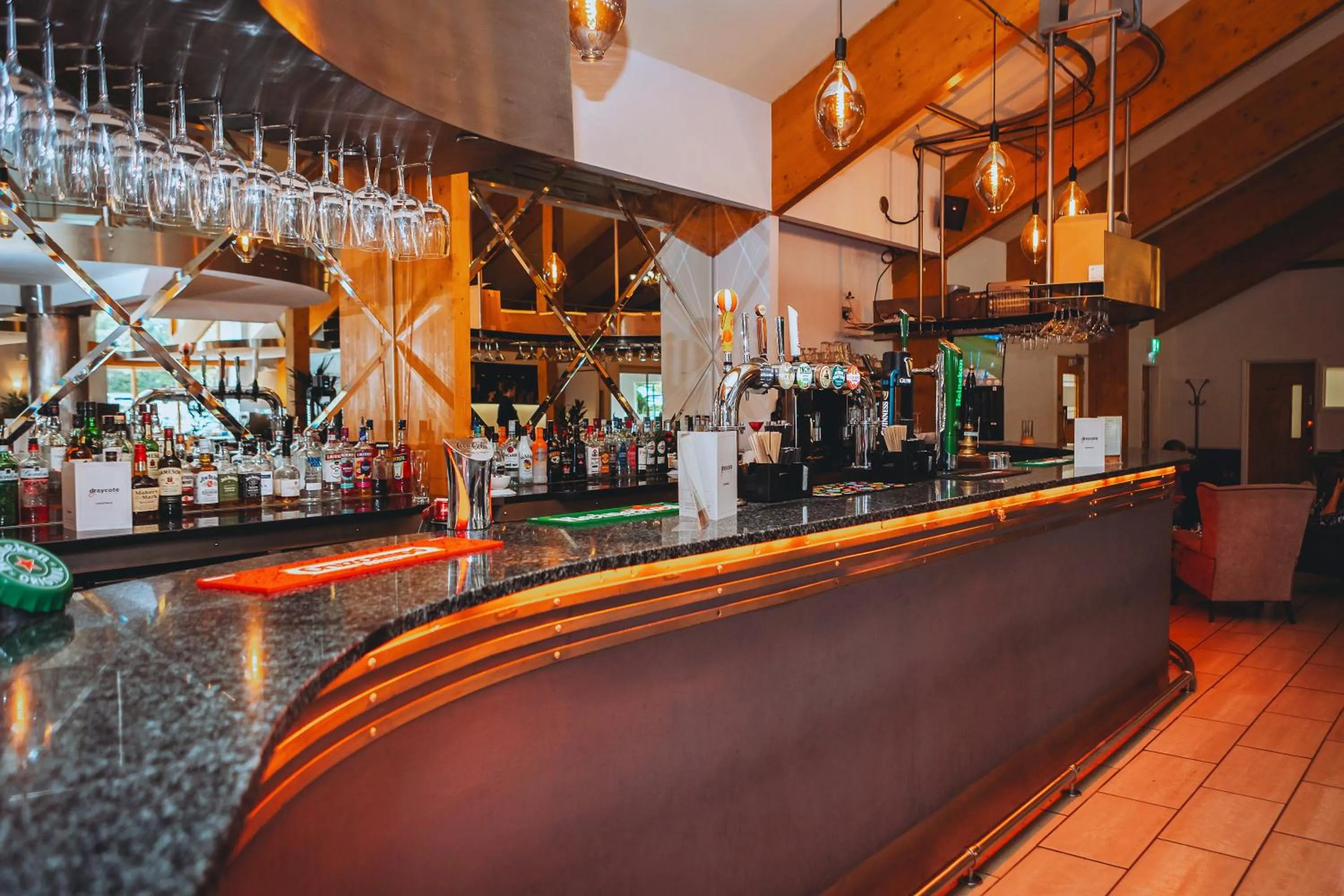 Lounge or bar in Draycote Hotel And Whitefields Golf Course