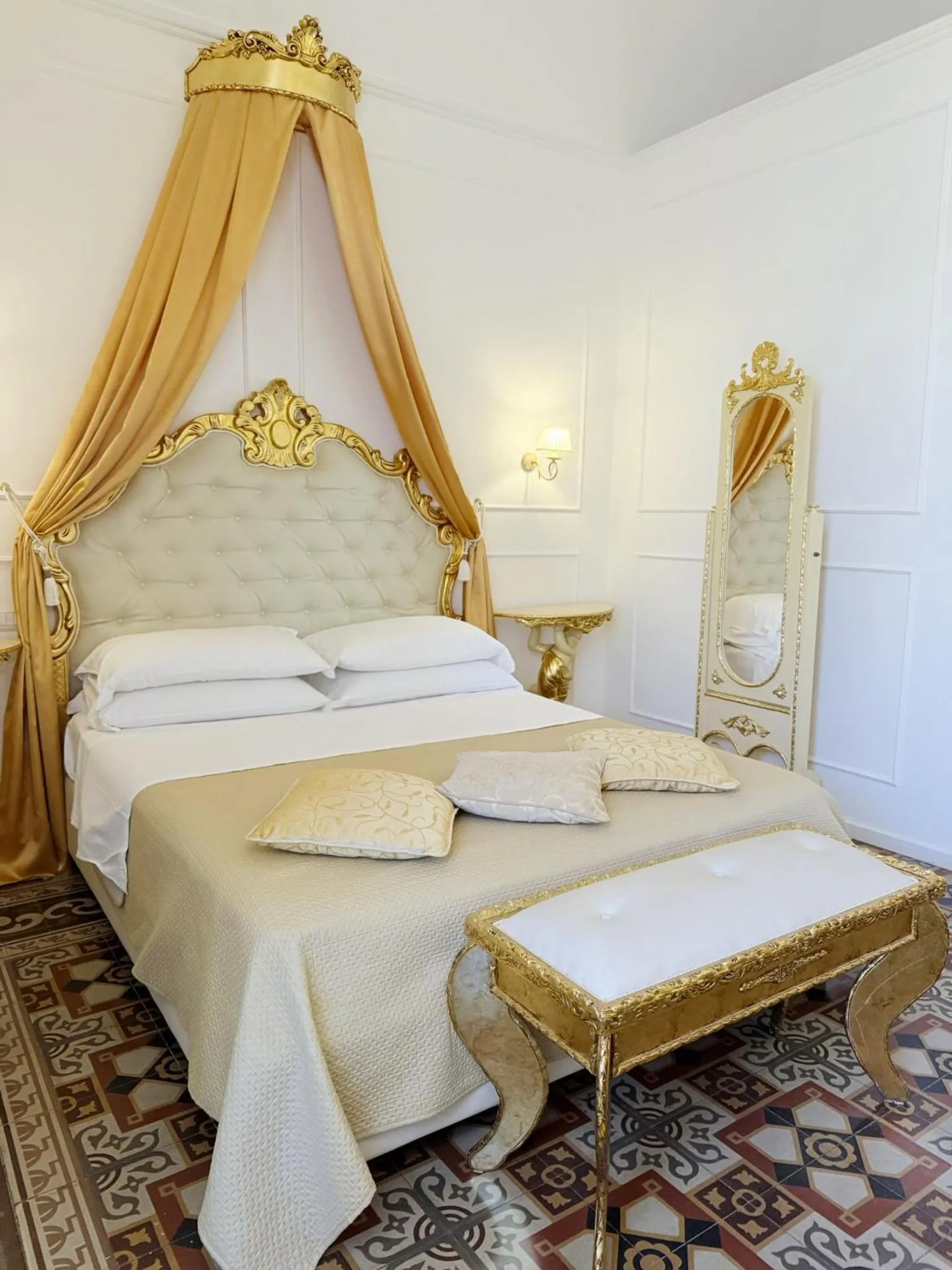 Photo of the whole room, Bed in DONNA LUCREZIA b&b Boutique Hotel Style - Relax & Business stay