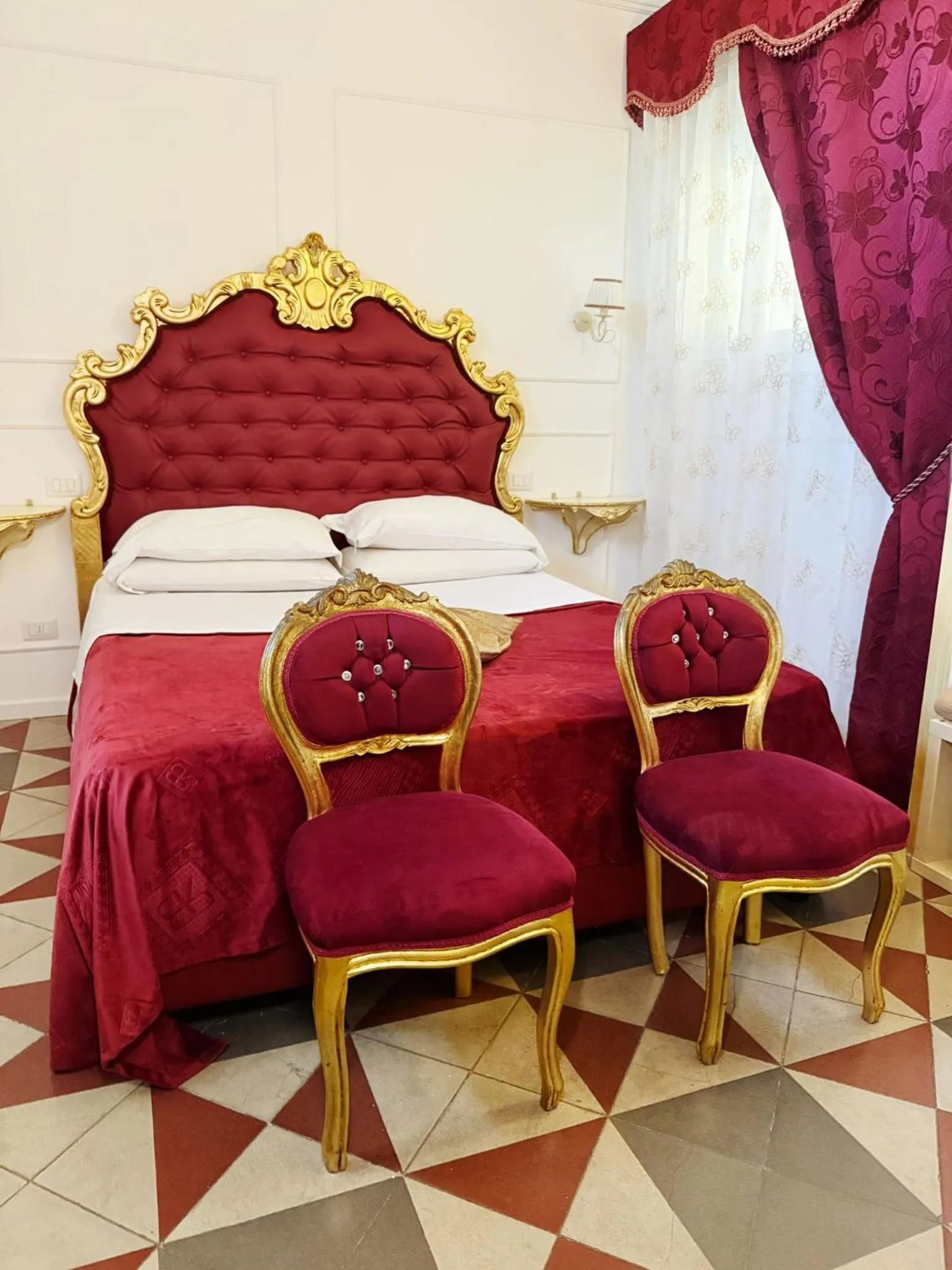 Bed in DONNA LUCREZIA b&b Boutique Hotel Style - Relax & Business stay