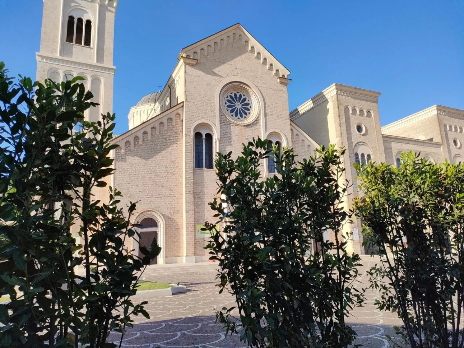 Restaurant/places to eat in DONNA LUCREZIA b&b Boutique Hotel Style - Relax & Business stay