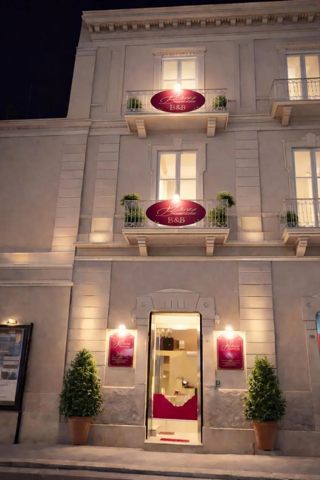 Property building in DONNA LUCREZIA b&b Boutique Hotel Style - Relax & Business stay