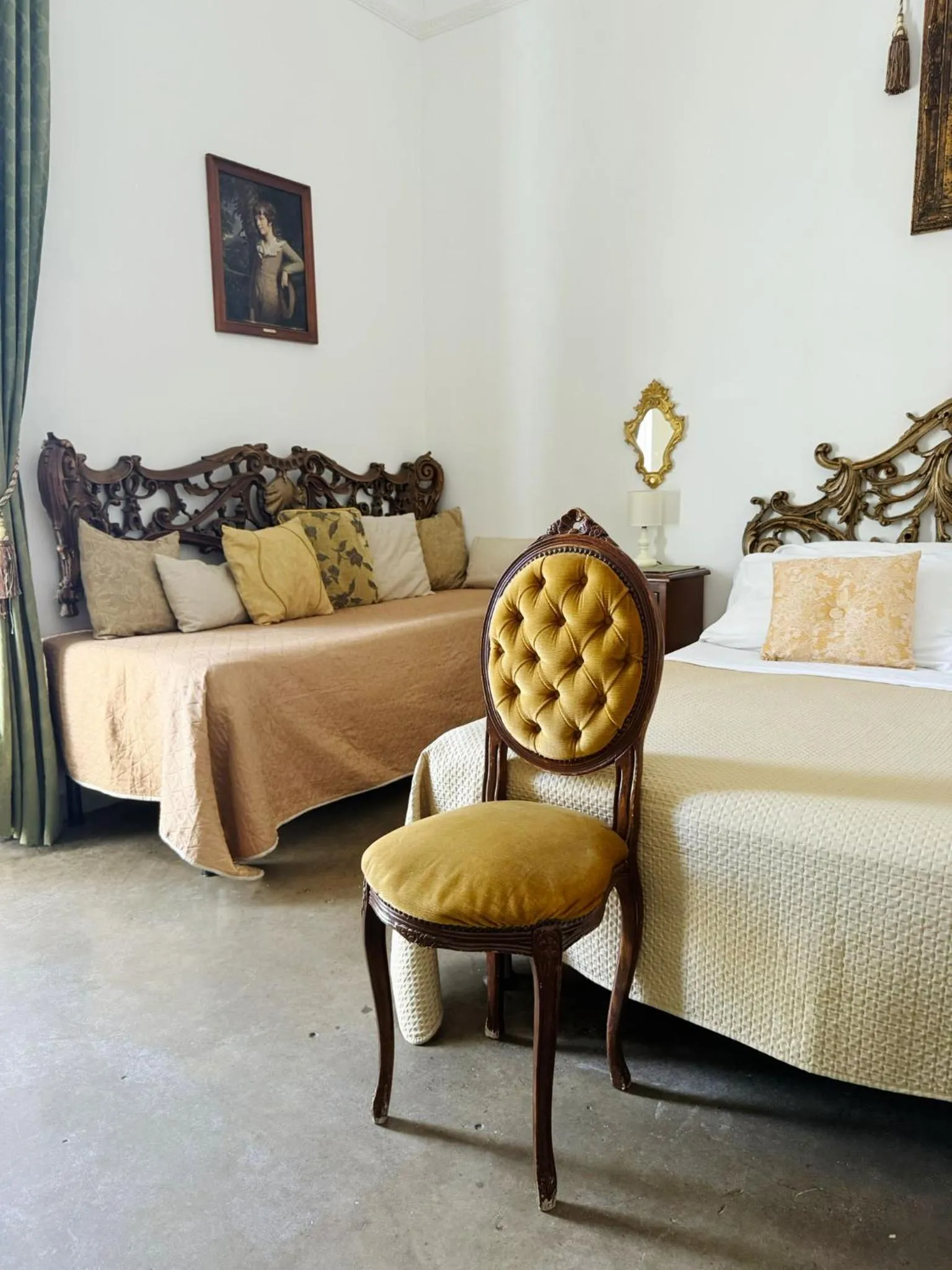 Bed in DONNA LUCREZIA b&b Boutique Hotel Style - Relax & Business stay