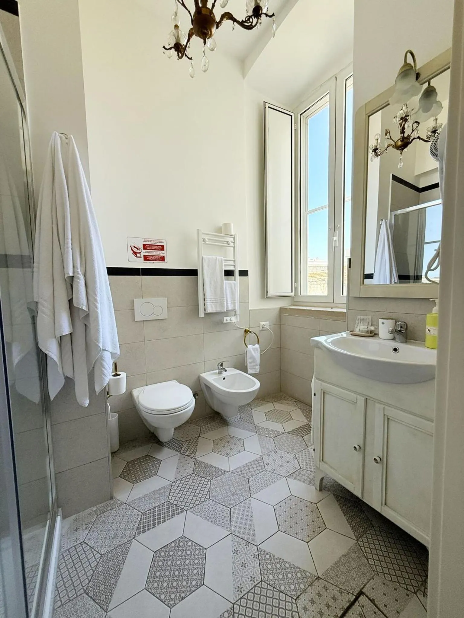 Shower in DONNA LUCREZIA b&b Boutique Hotel Style - Relax & Business stay