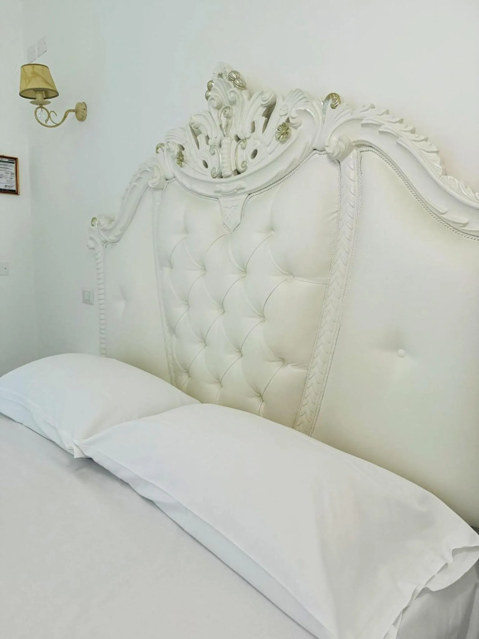 Bed in DONNA LUCREZIA b&b Boutique Hotel Style - Relax & Business stay
