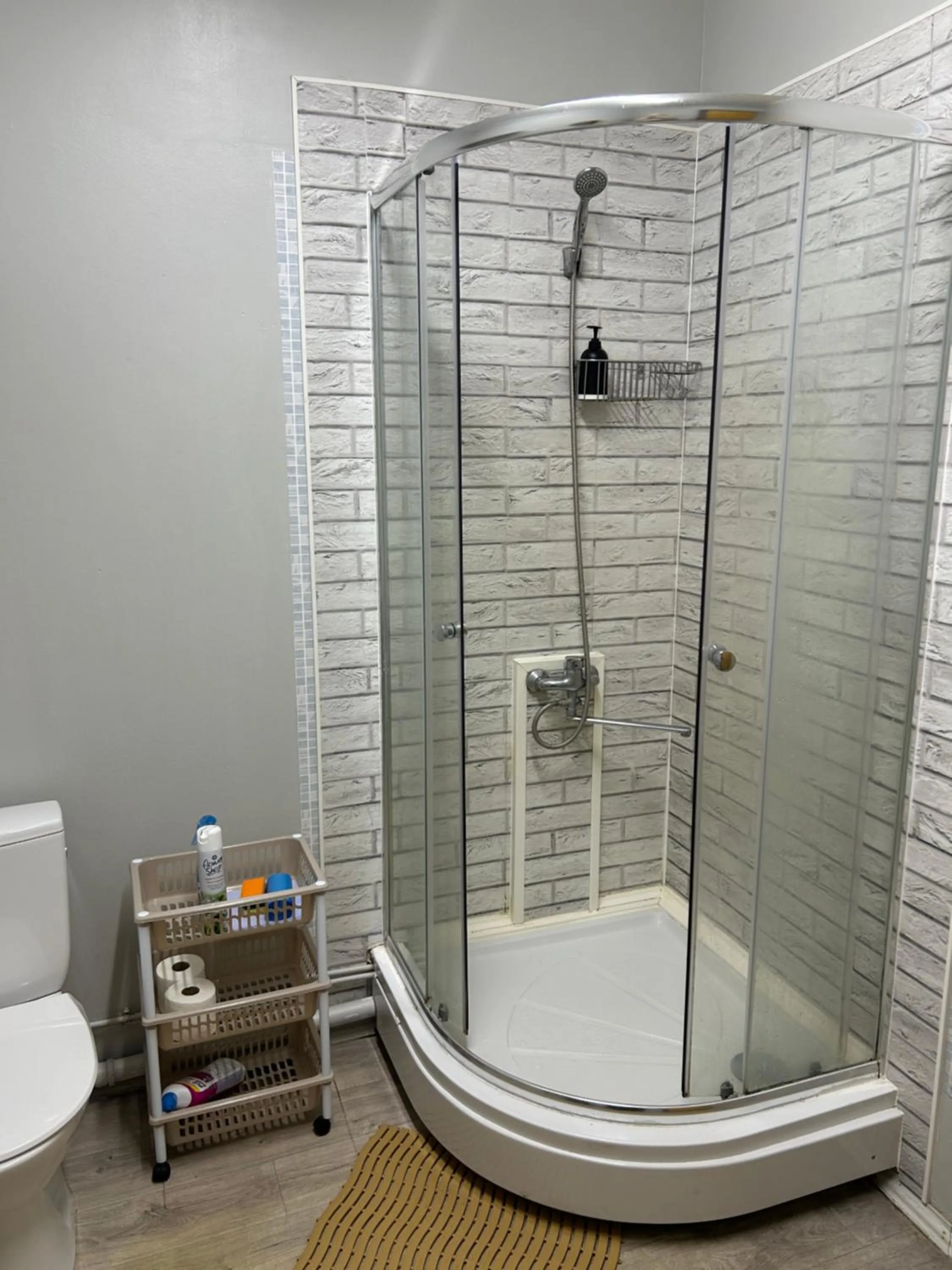 Shower in Narva Kangelaste 2 Apartments