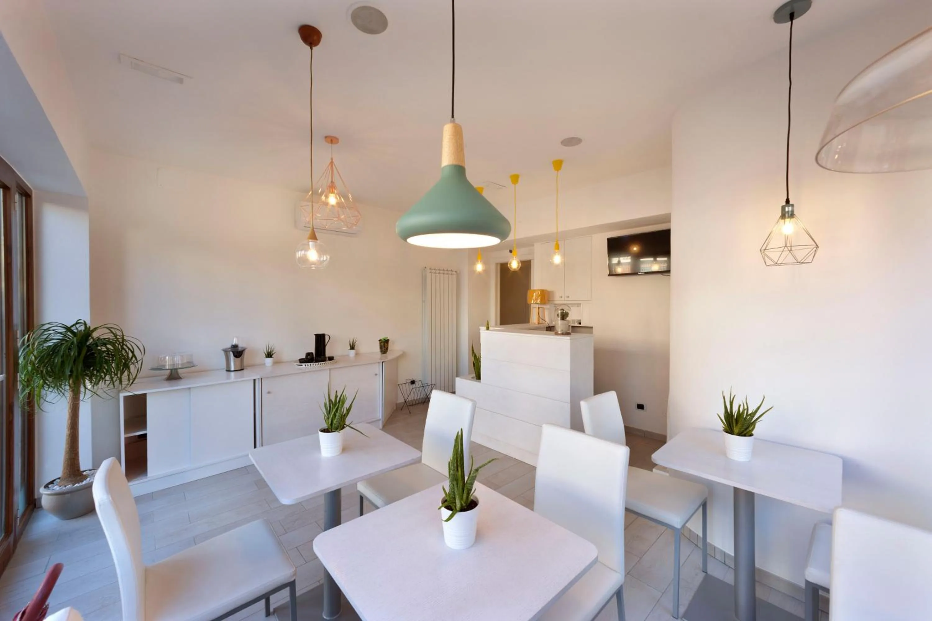 Staff in B&B Sorrento Central