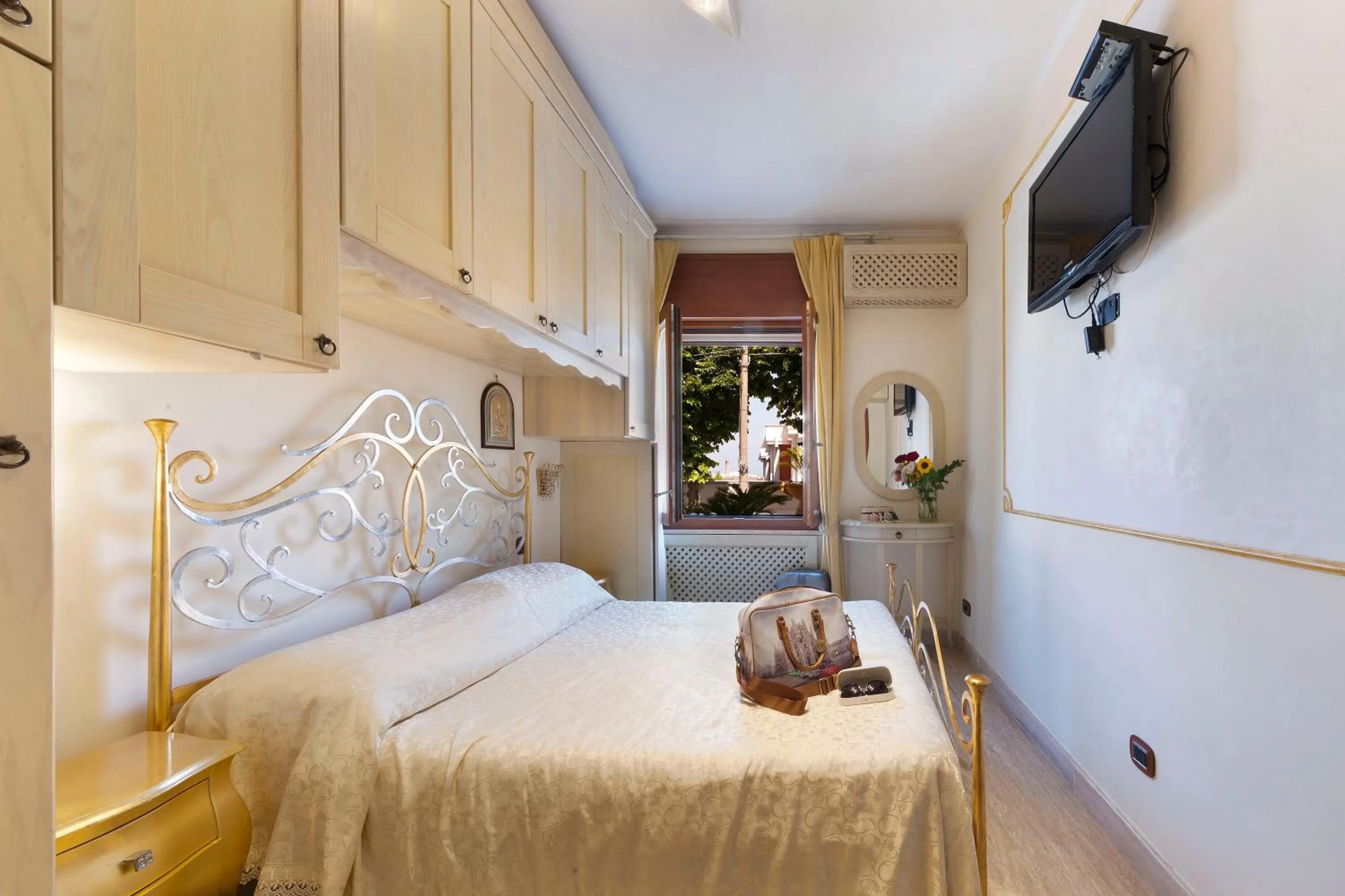 Staff, Bed in B&B Sorrento Central