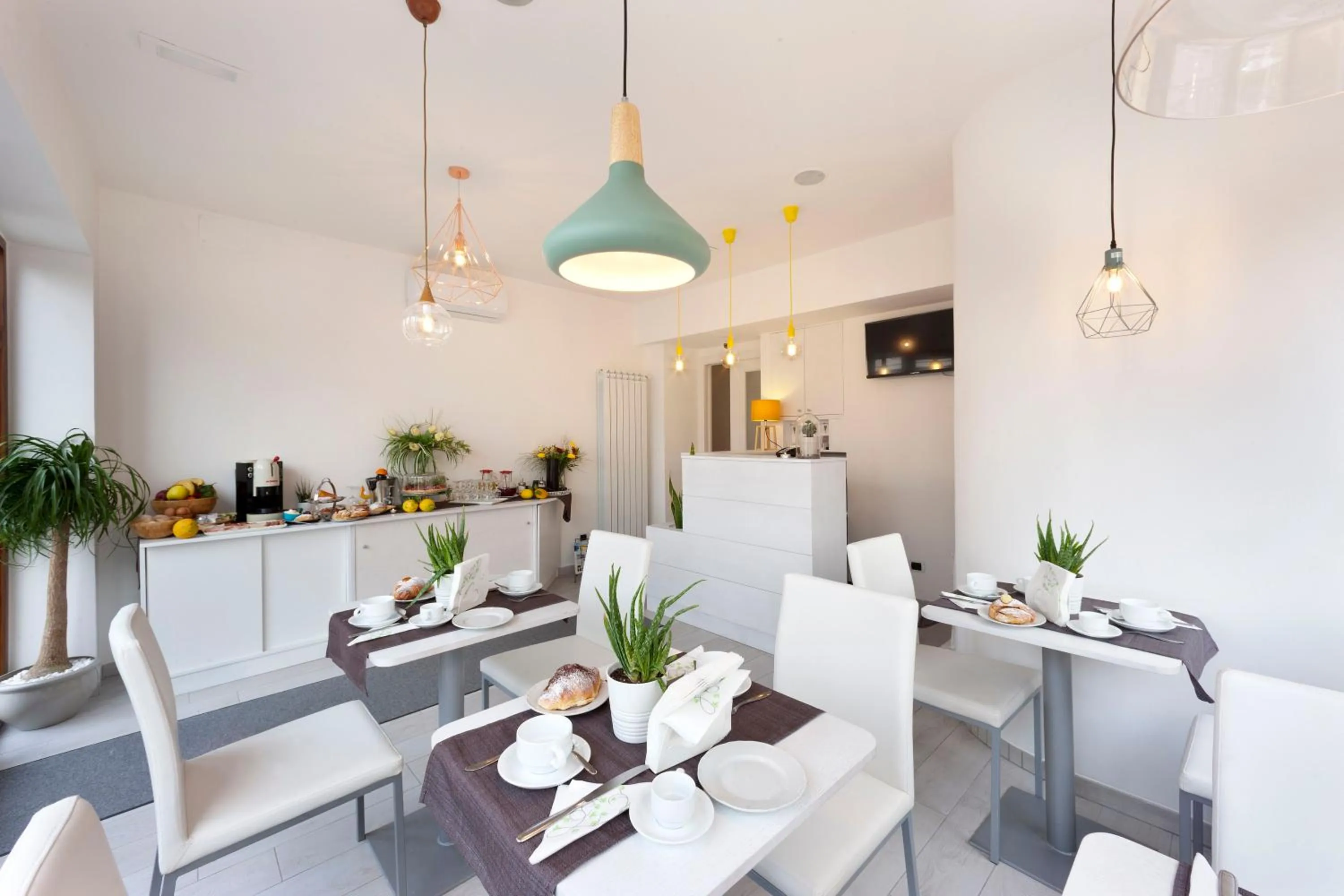 Staff in B&B Sorrento Central