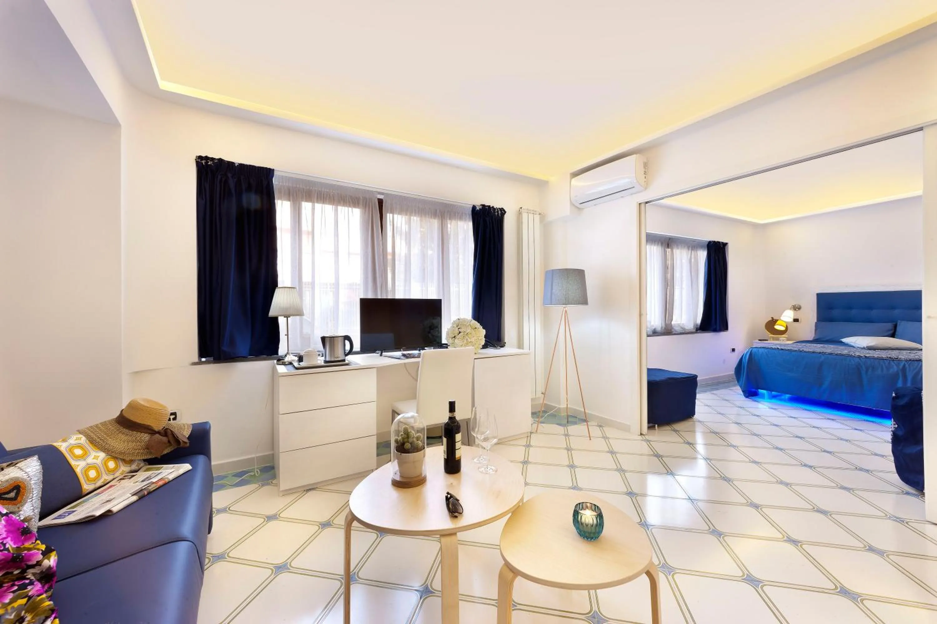 Staff, Bed in B&B Sorrento Central