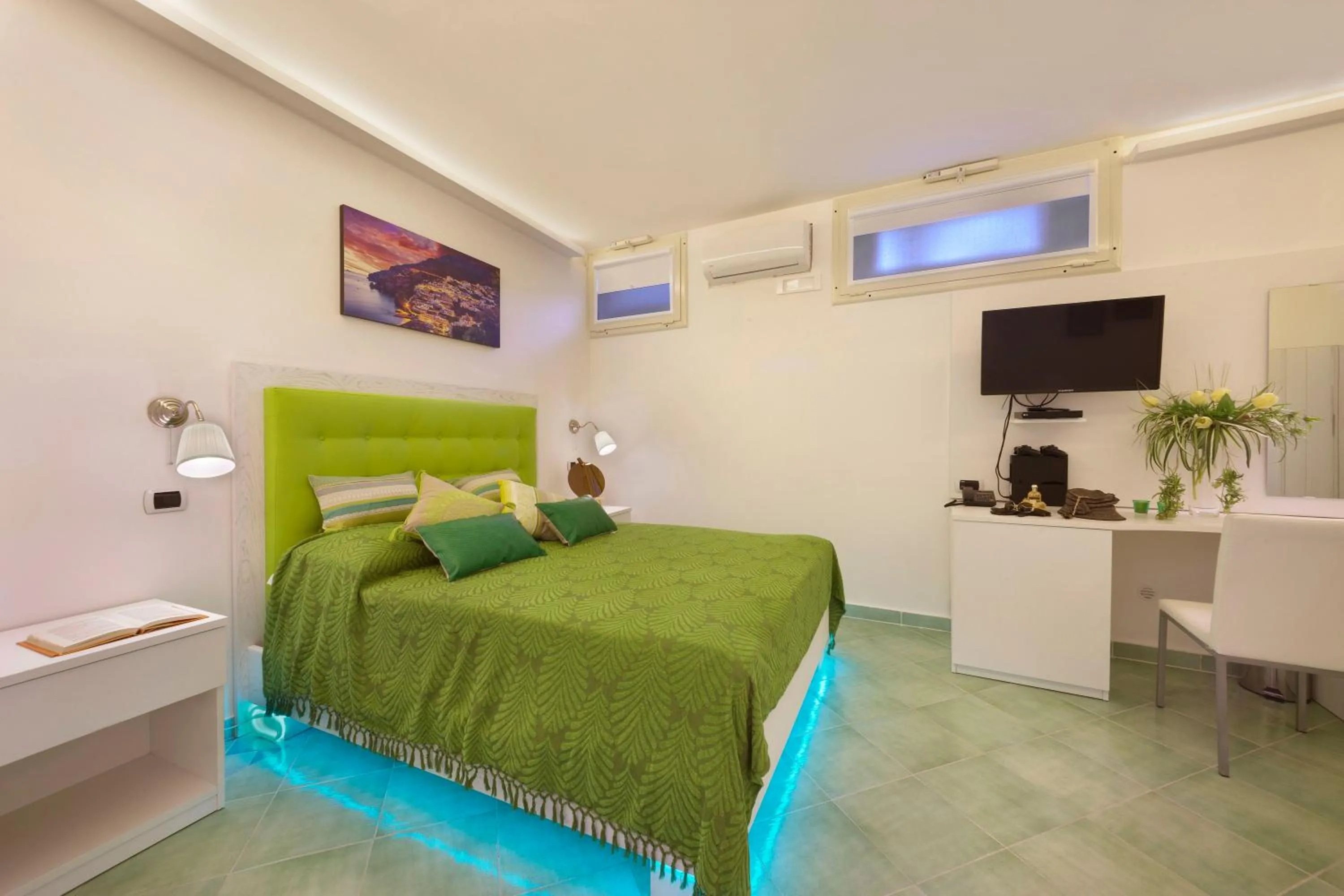 Staff, Bed in B&B Sorrento Central