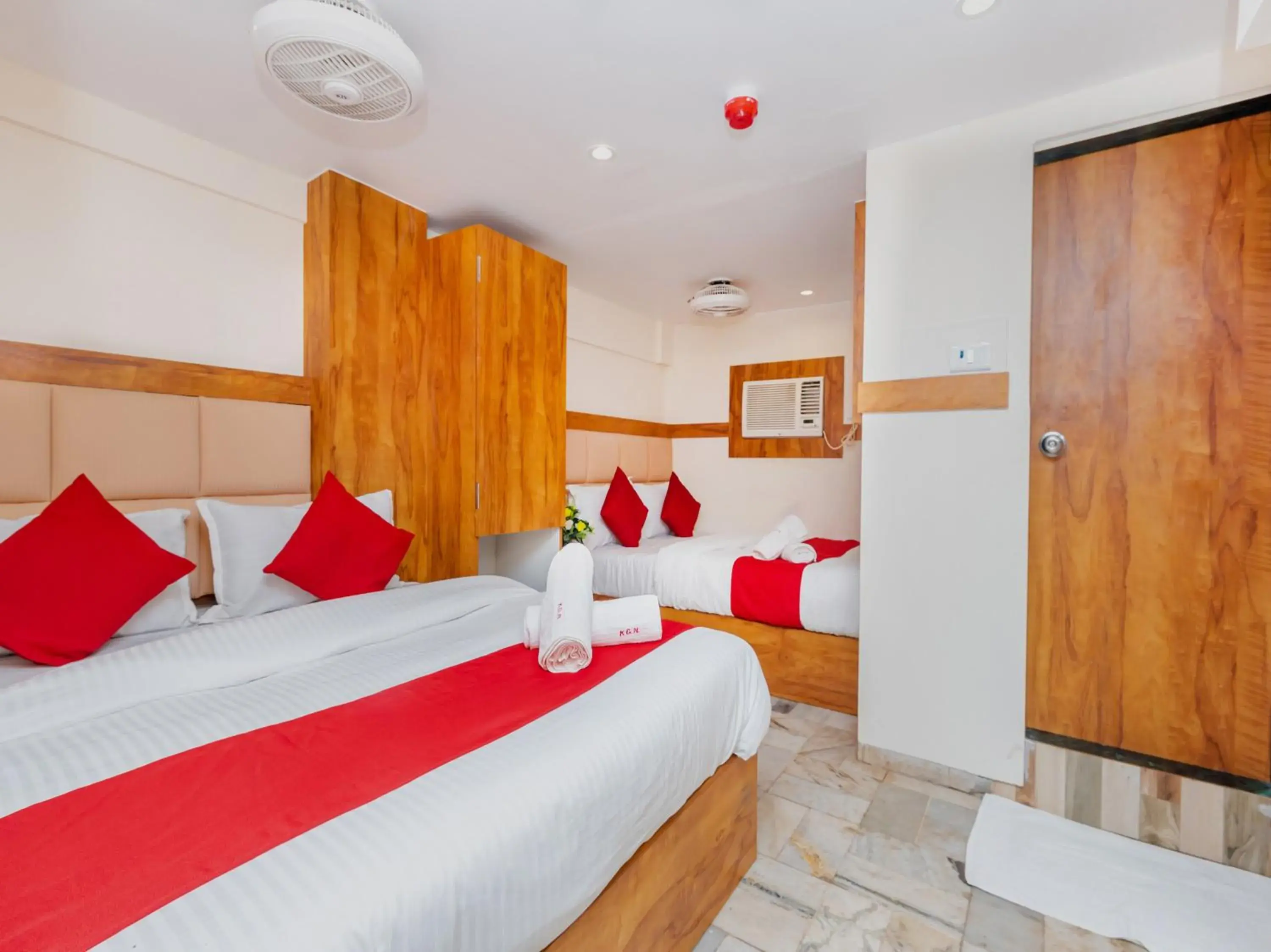 Family Room in Hotel KGN Near CST Railway Station Mumbai and Haj House Mumbai Near Crawford Market Mumbai Family Room in Hotel KGN Near CST Railway Station Mumbai and Haj House Mumbai Near Crawford Market Mumbai