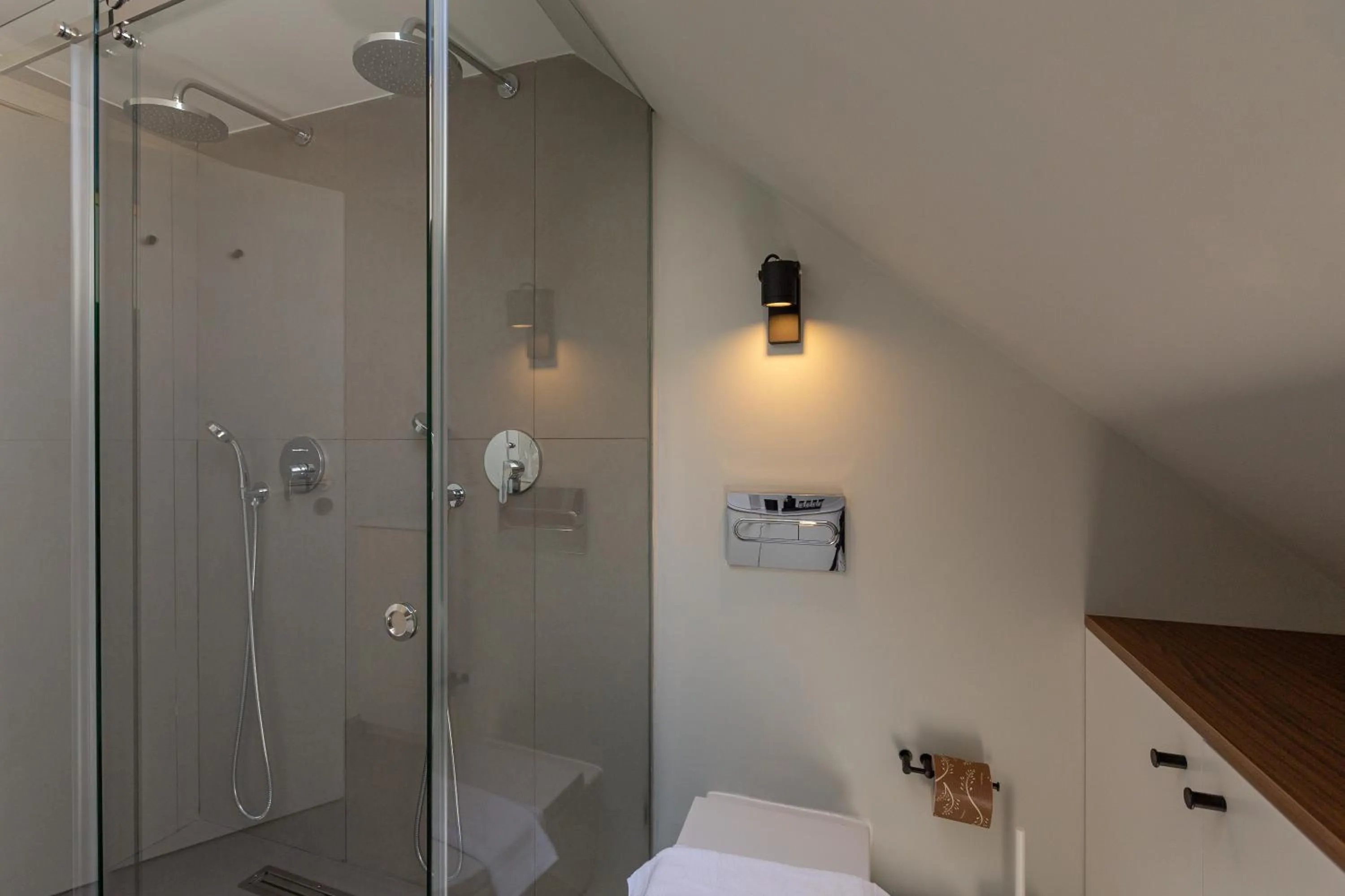 Shower in ORM - Bolhao Apartments