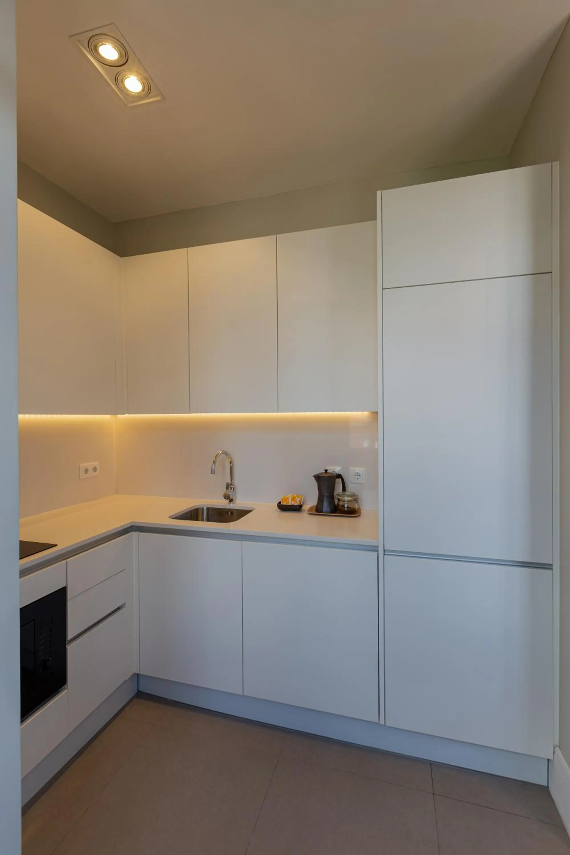 Kitchen or kitchenette in ORM - Bolhao Apartments