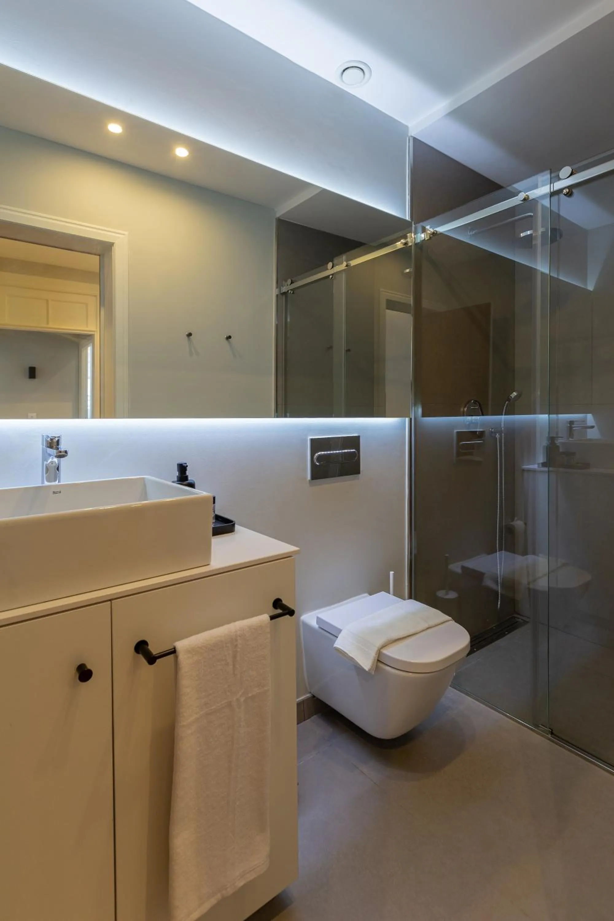 Shower in ORM - Bolhao Apartments
