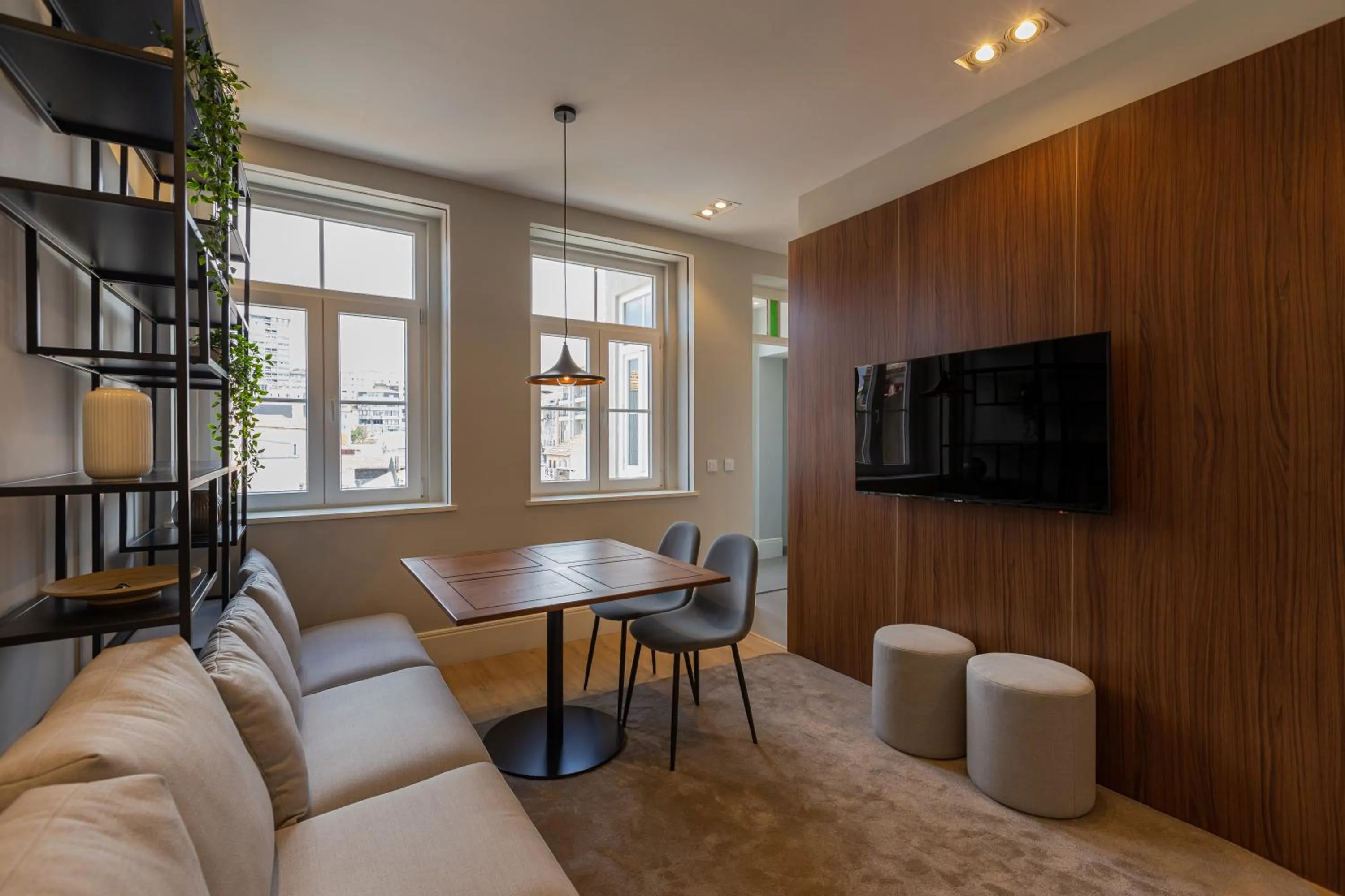 Dining area in ORM - Bolhao Apartments