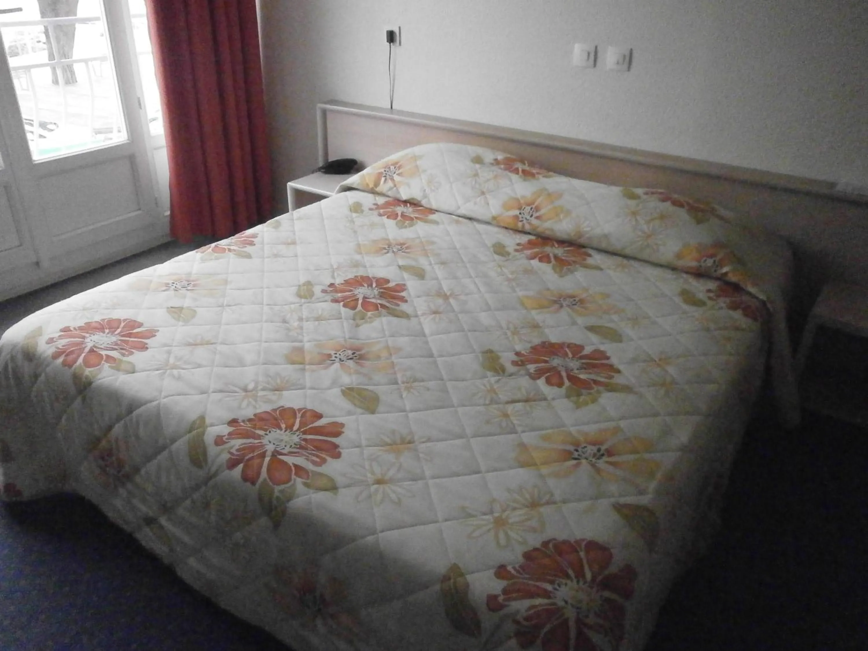 Bed in Hôtel Le Richiardi